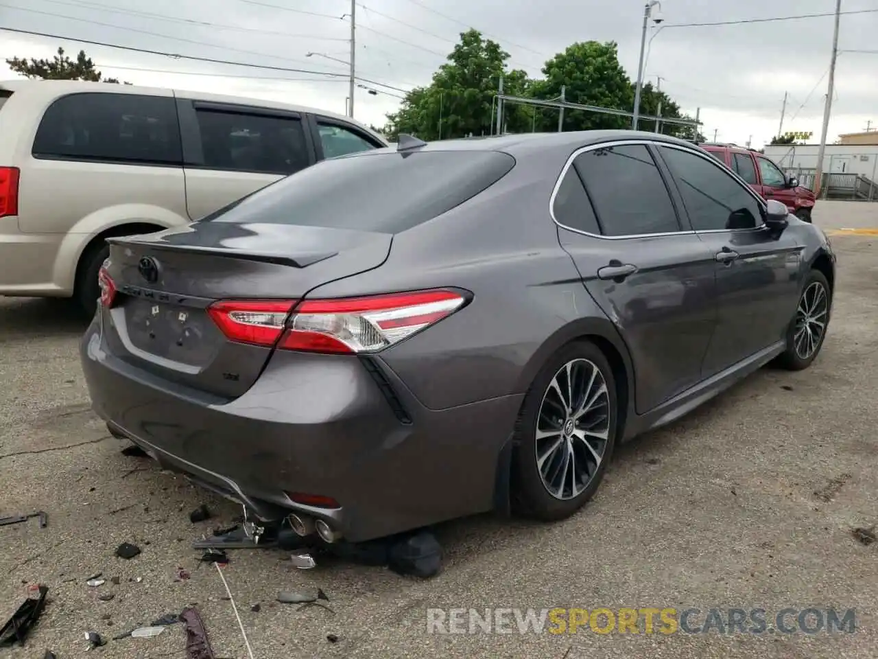 4 Photograph of a damaged car 4T1G11AK6LU911914 TOYOTA CAMRY 2020