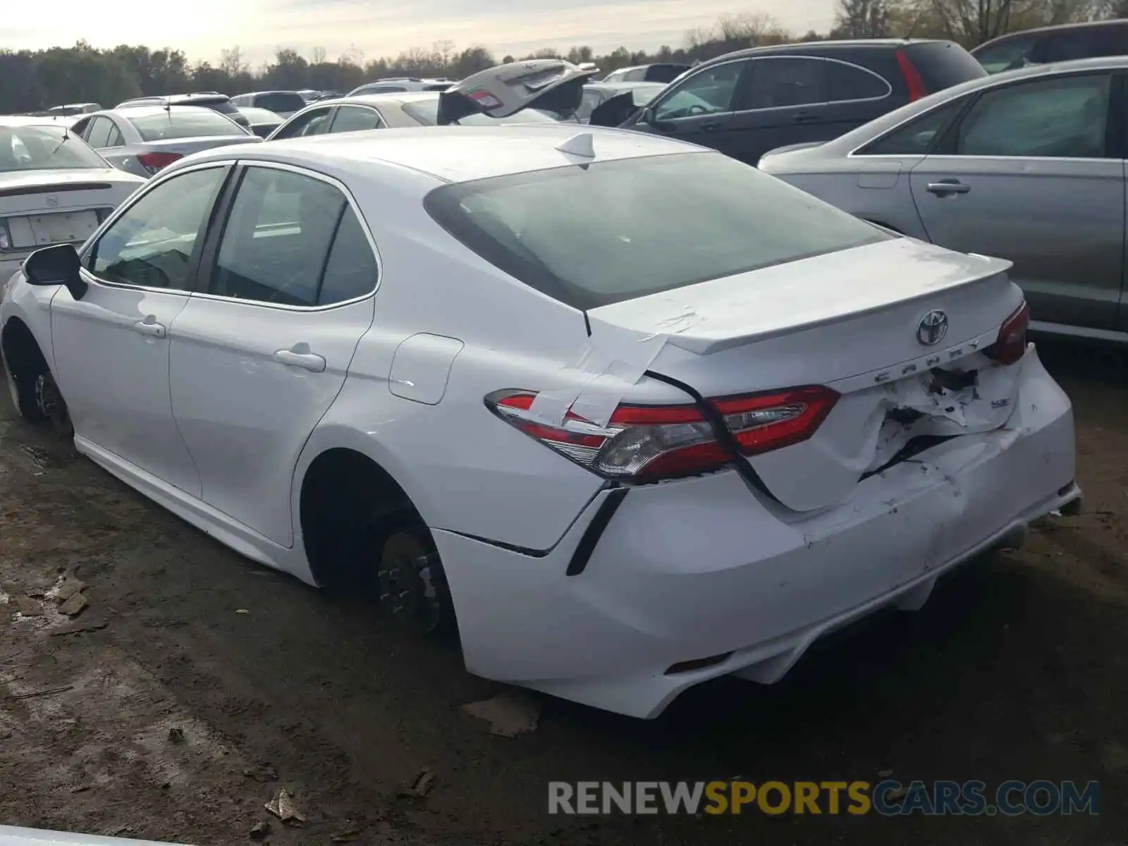 3 Photograph of a damaged car 4T1G11AK6LU913548 TOYOTA CAMRY 2020