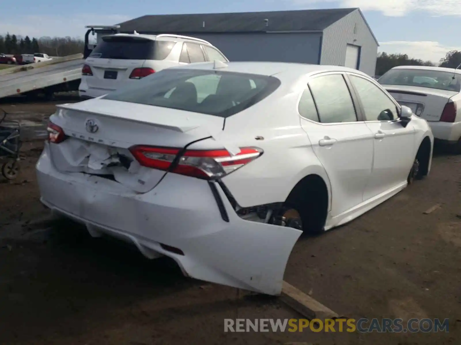 4 Photograph of a damaged car 4T1G11AK6LU913548 TOYOTA CAMRY 2020