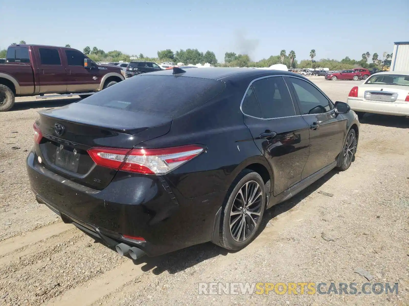 5 Photograph of a damaged car 4T1G11AK6LU914473 TOYOTA CAMRY 2020