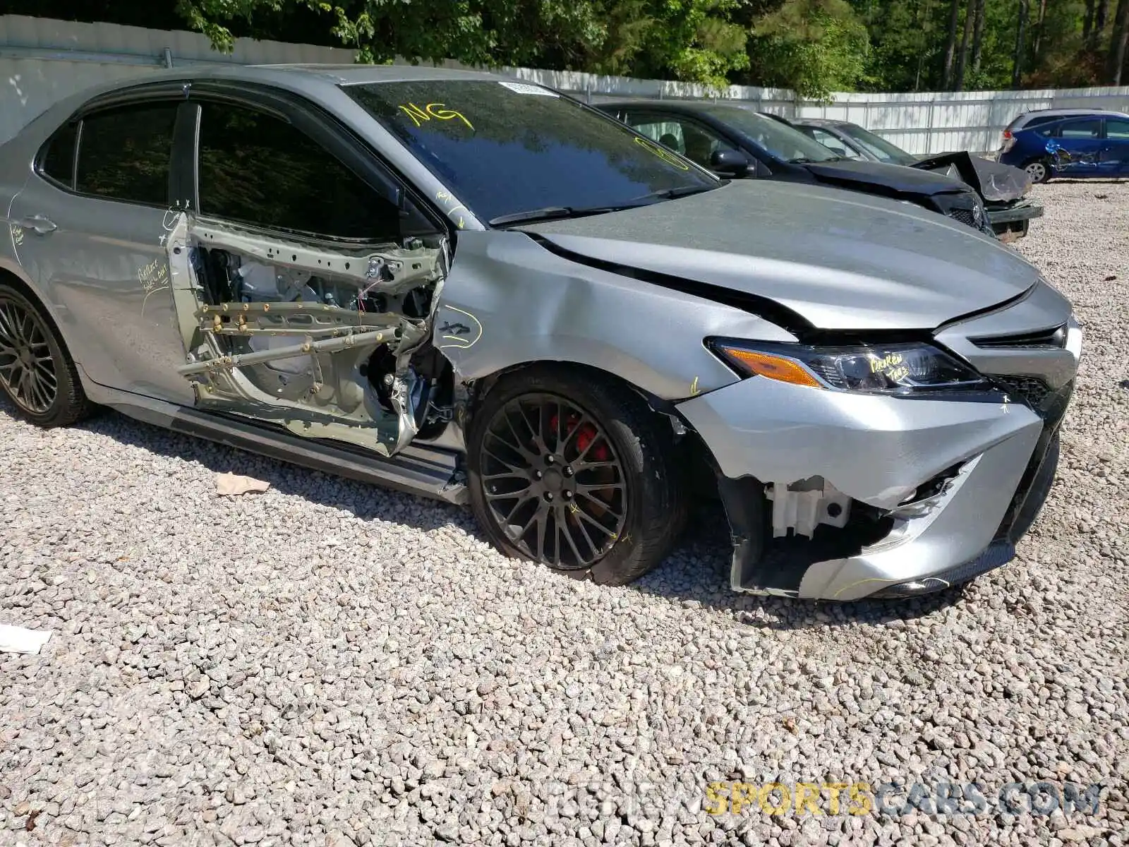 9 Photograph of a damaged car 4T1G11AK6LU916384 TOYOTA CAMRY 2020