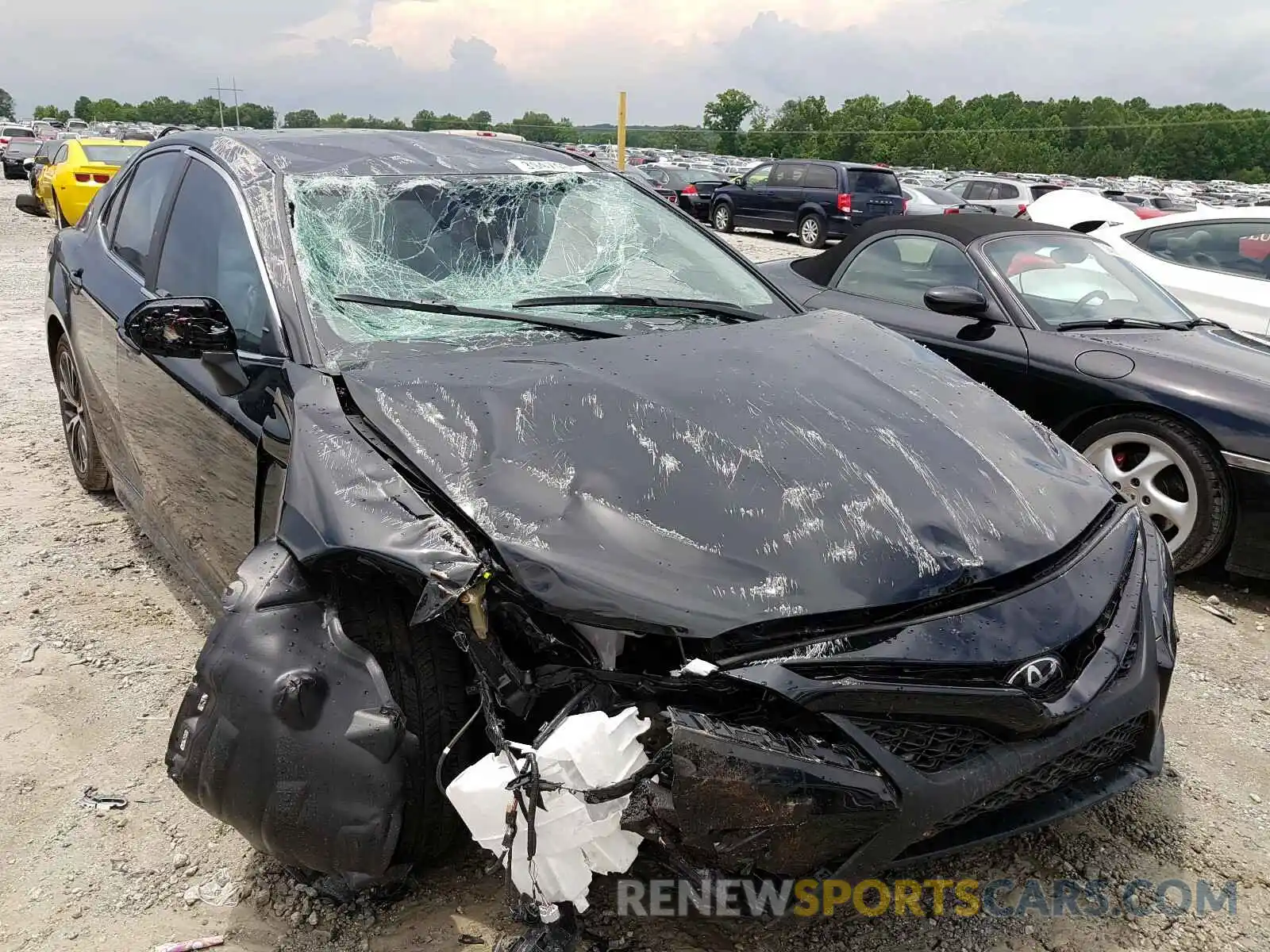 1 Photograph of a damaged car 4T1G11AK6LU916448 TOYOTA CAMRY 2020