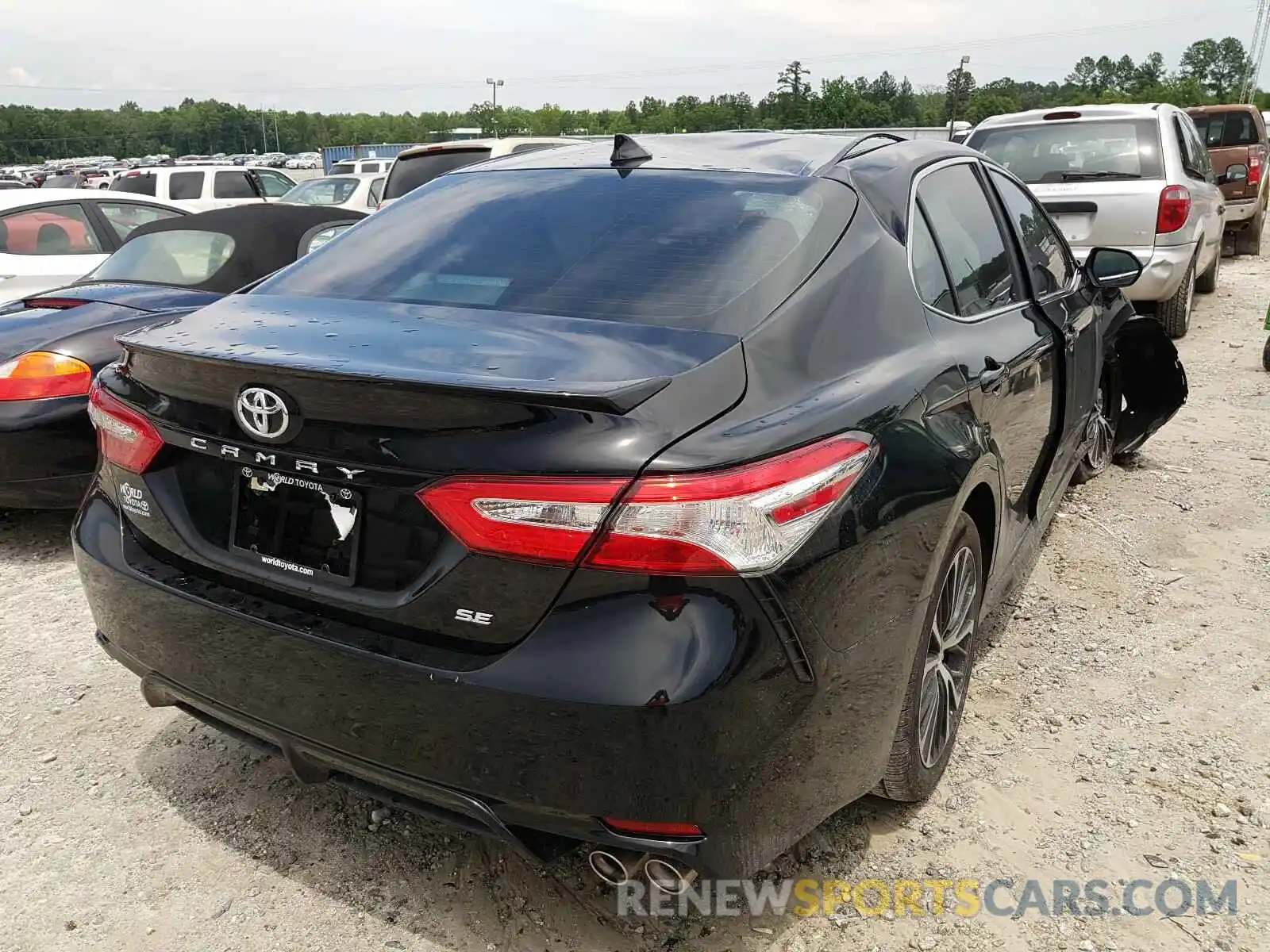 4 Photograph of a damaged car 4T1G11AK6LU916448 TOYOTA CAMRY 2020