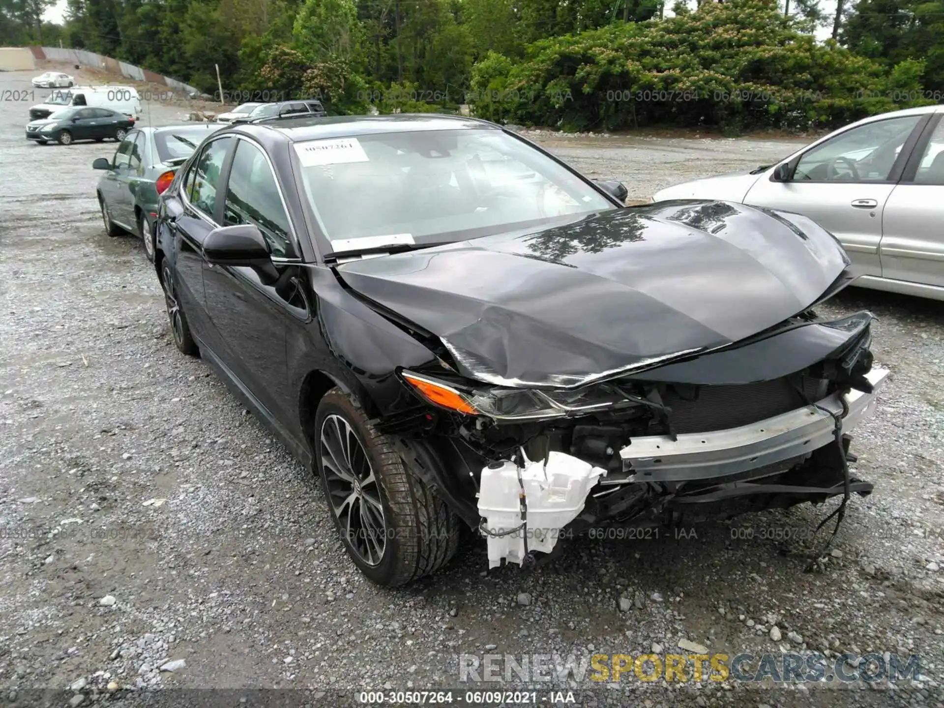 1 Photograph of a damaged car 4T1G11AK6LU916854 TOYOTA CAMRY 2020