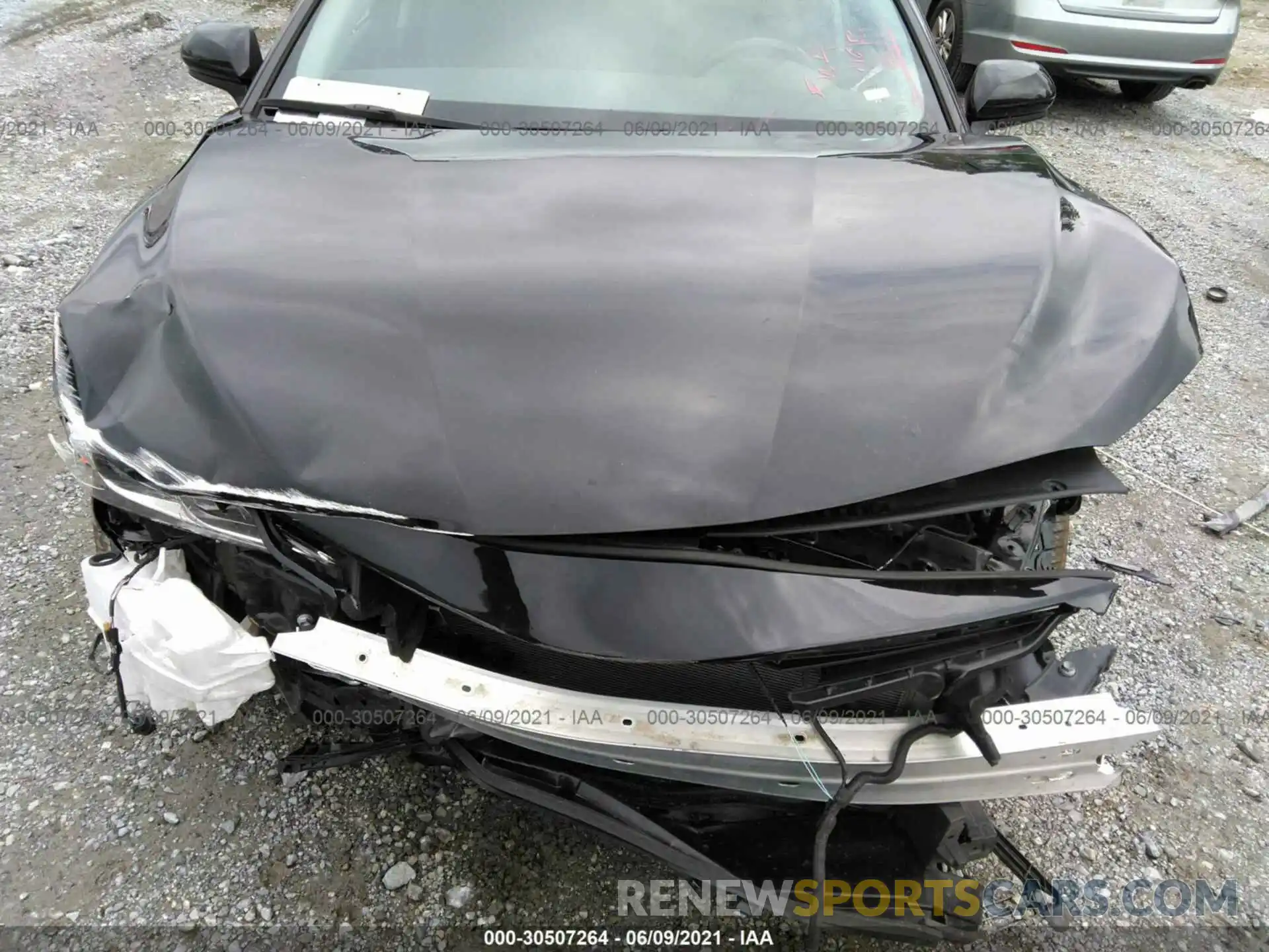 10 Photograph of a damaged car 4T1G11AK6LU916854 TOYOTA CAMRY 2020