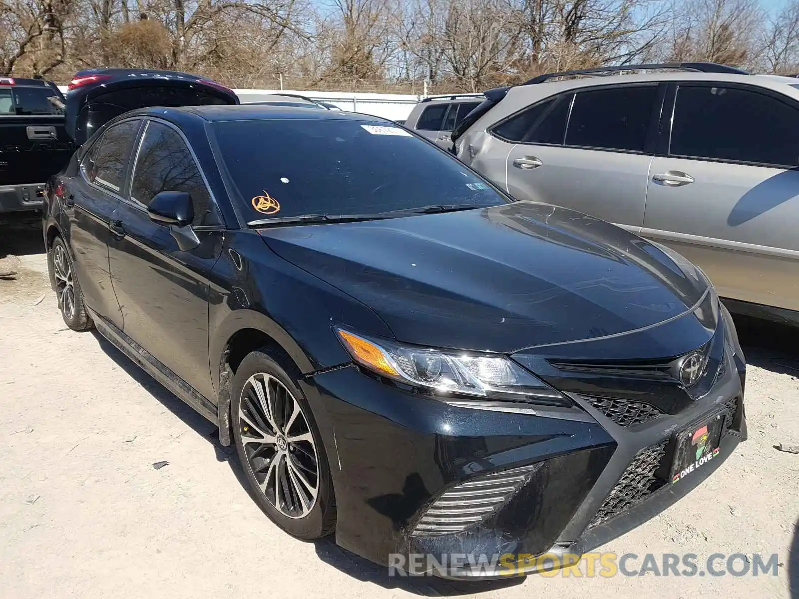 1 Photograph of a damaged car 4T1G11AK6LU923898 TOYOTA CAMRY 2020