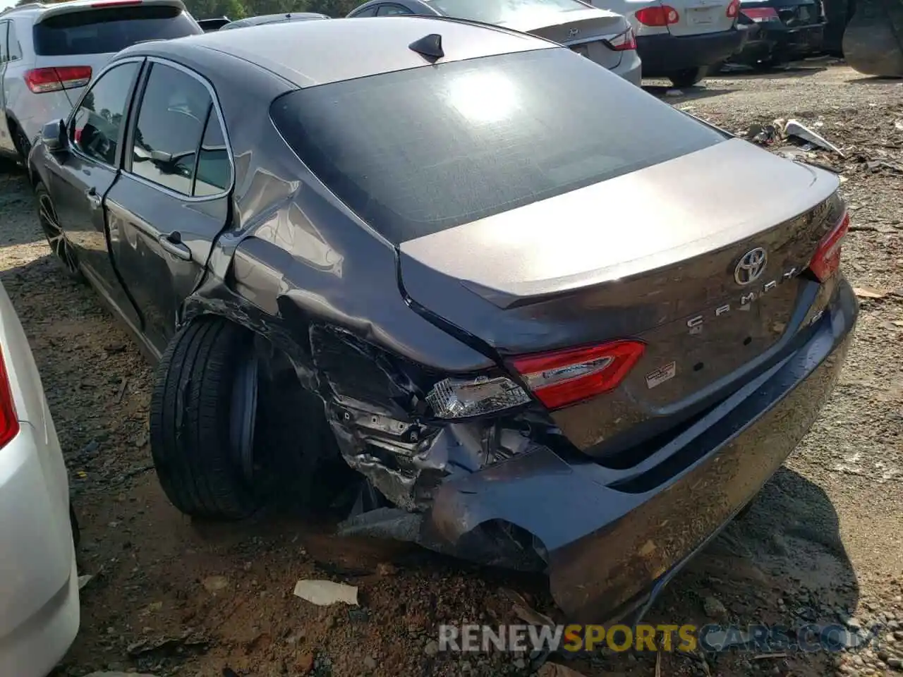 3 Photograph of a damaged car 4T1G11AK6LU924016 TOYOTA CAMRY 2020