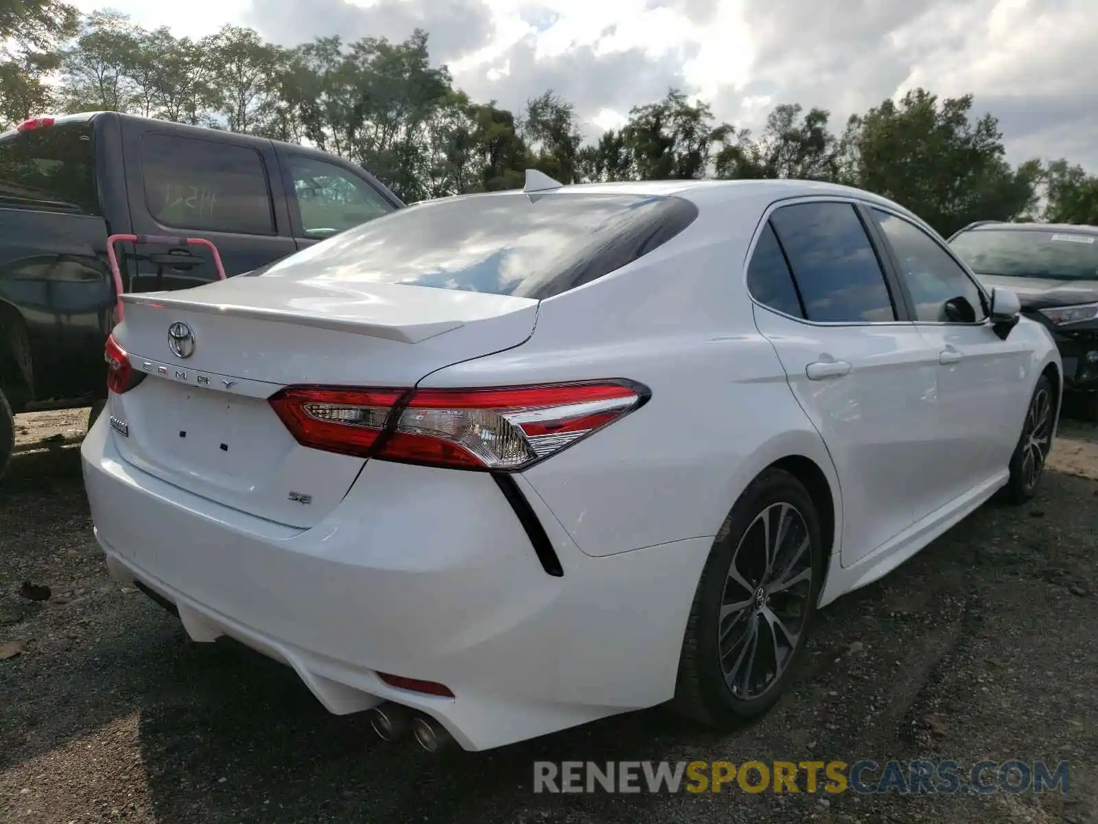 4 Photograph of a damaged car 4T1G11AK6LU925103 TOYOTA CAMRY 2020