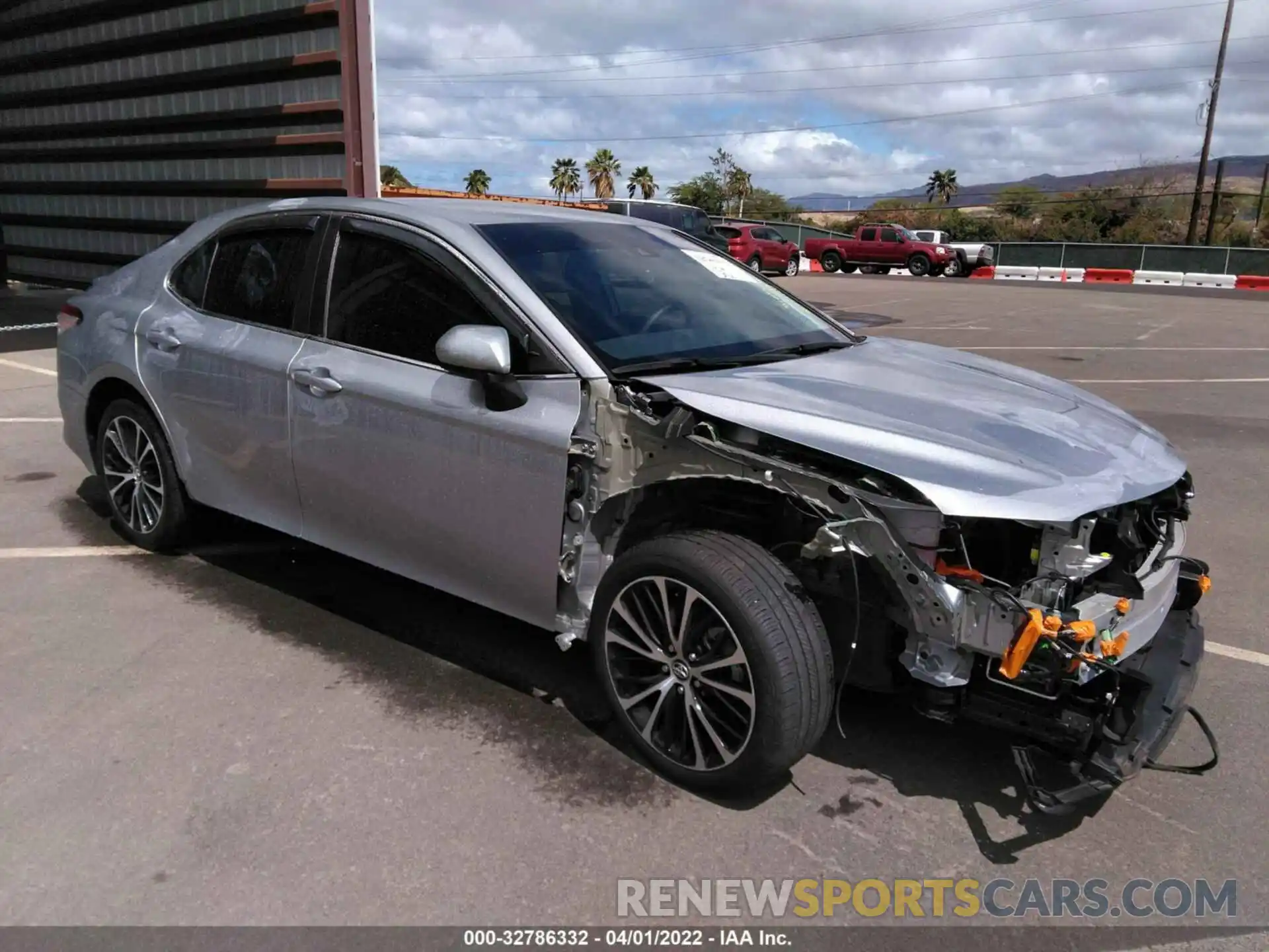 1 Photograph of a damaged car 4T1G11AK6LU925120 TOYOTA CAMRY 2020