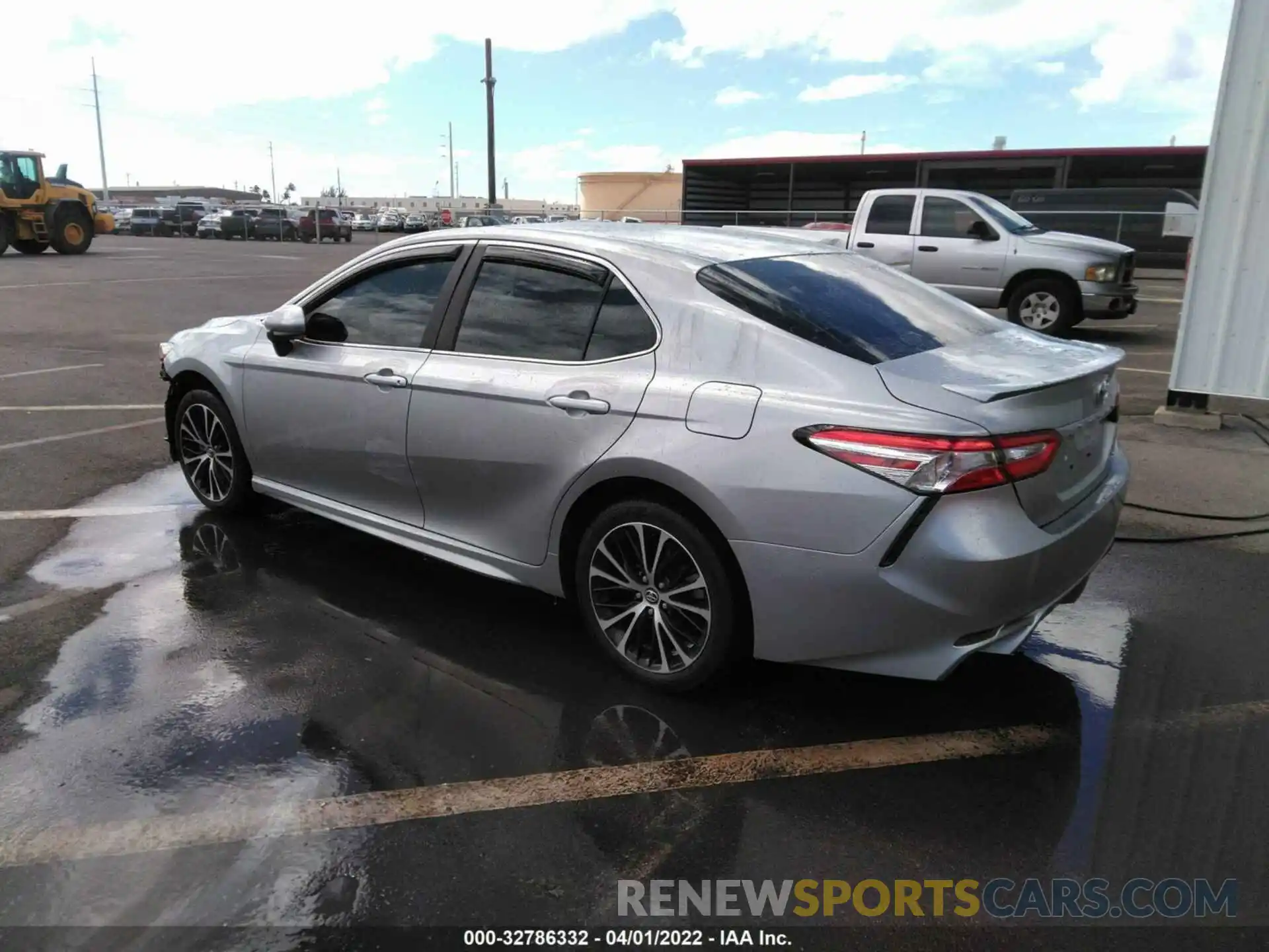 3 Photograph of a damaged car 4T1G11AK6LU925120 TOYOTA CAMRY 2020