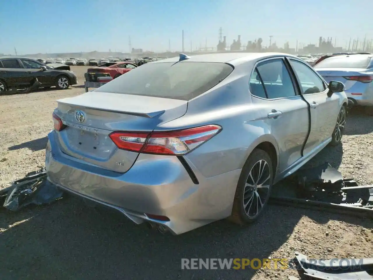 4 Photograph of a damaged car 4T1G11AK6LU929796 TOYOTA CAMRY 2020