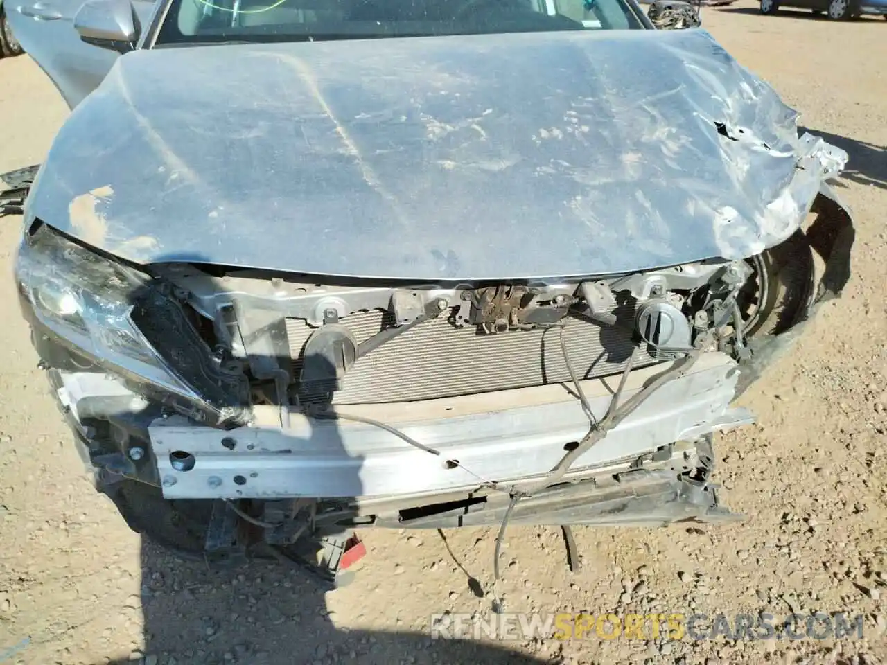 9 Photograph of a damaged car 4T1G11AK6LU929796 TOYOTA CAMRY 2020