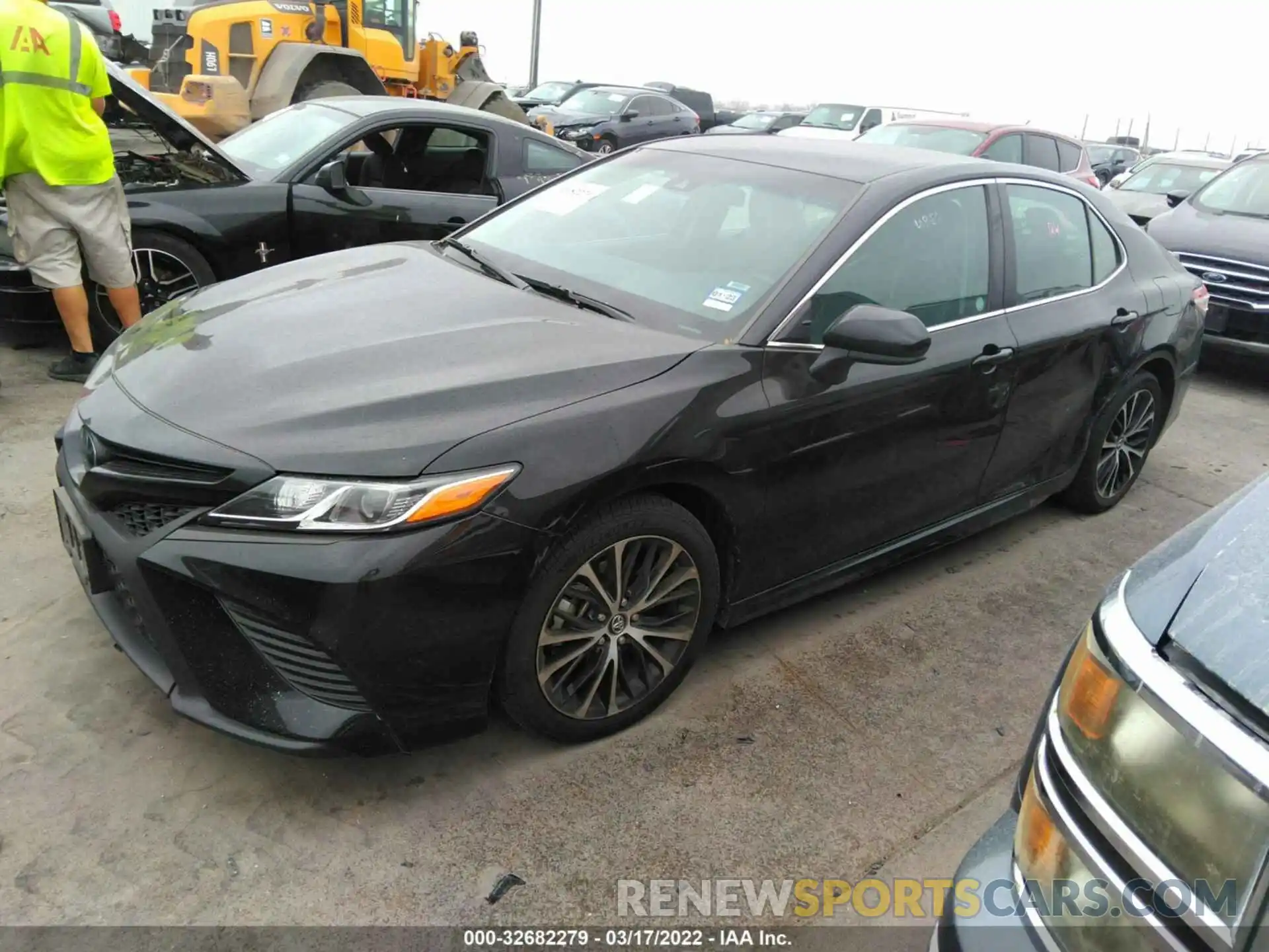 2 Photograph of a damaged car 4T1G11AK6LU930415 TOYOTA CAMRY 2020