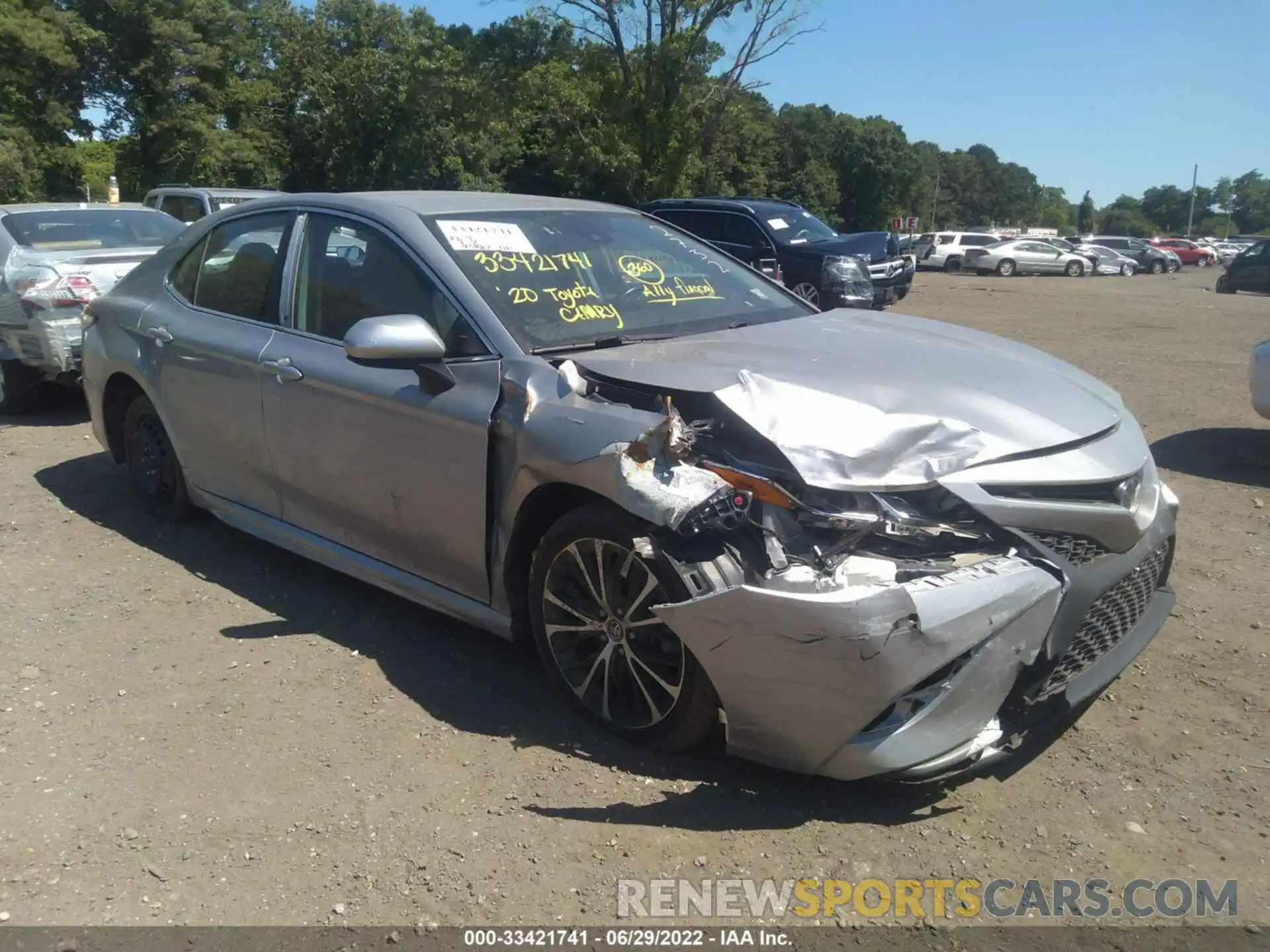 1 Photograph of a damaged car 4T1G11AK6LU932732 TOYOTA CAMRY 2020