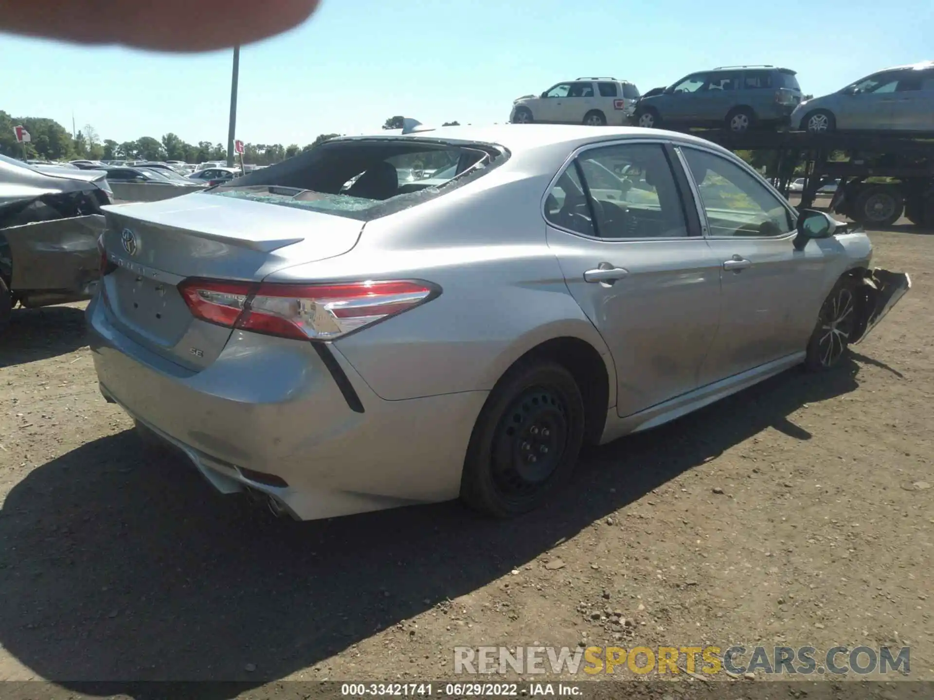 4 Photograph of a damaged car 4T1G11AK6LU932732 TOYOTA CAMRY 2020