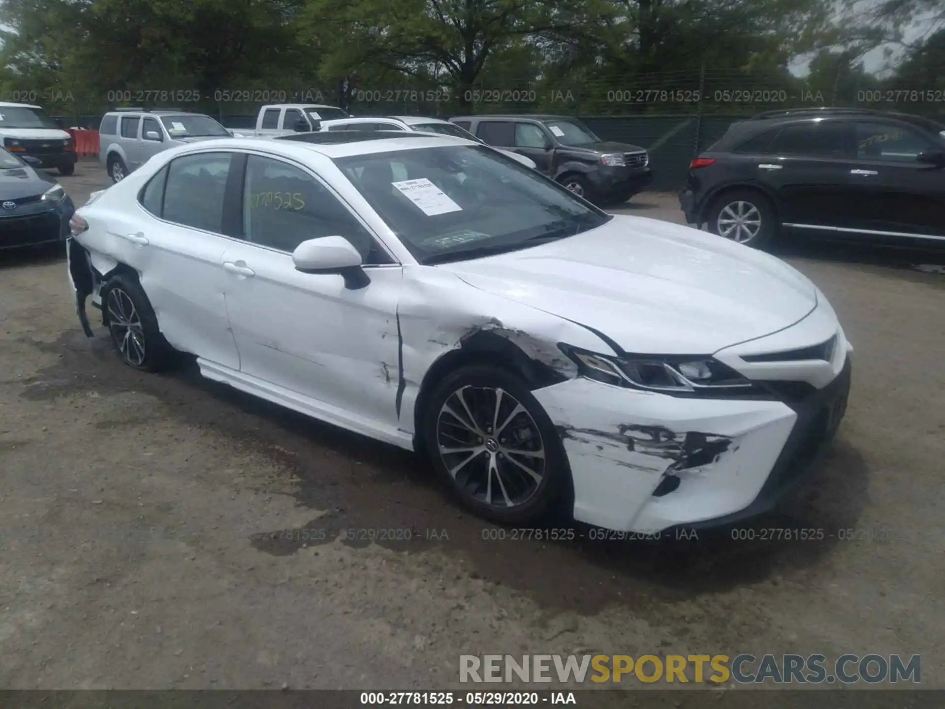 1 Photograph of a damaged car 4T1G11AK6LU933119 TOYOTA CAMRY 2020