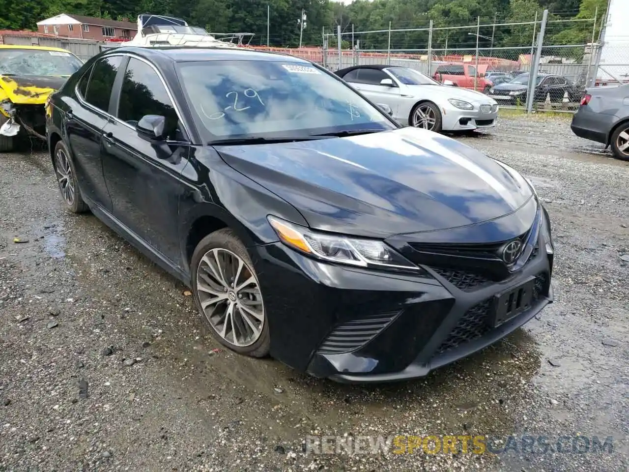 1 Photograph of a damaged car 4T1G11AK6LU935016 TOYOTA CAMRY 2020