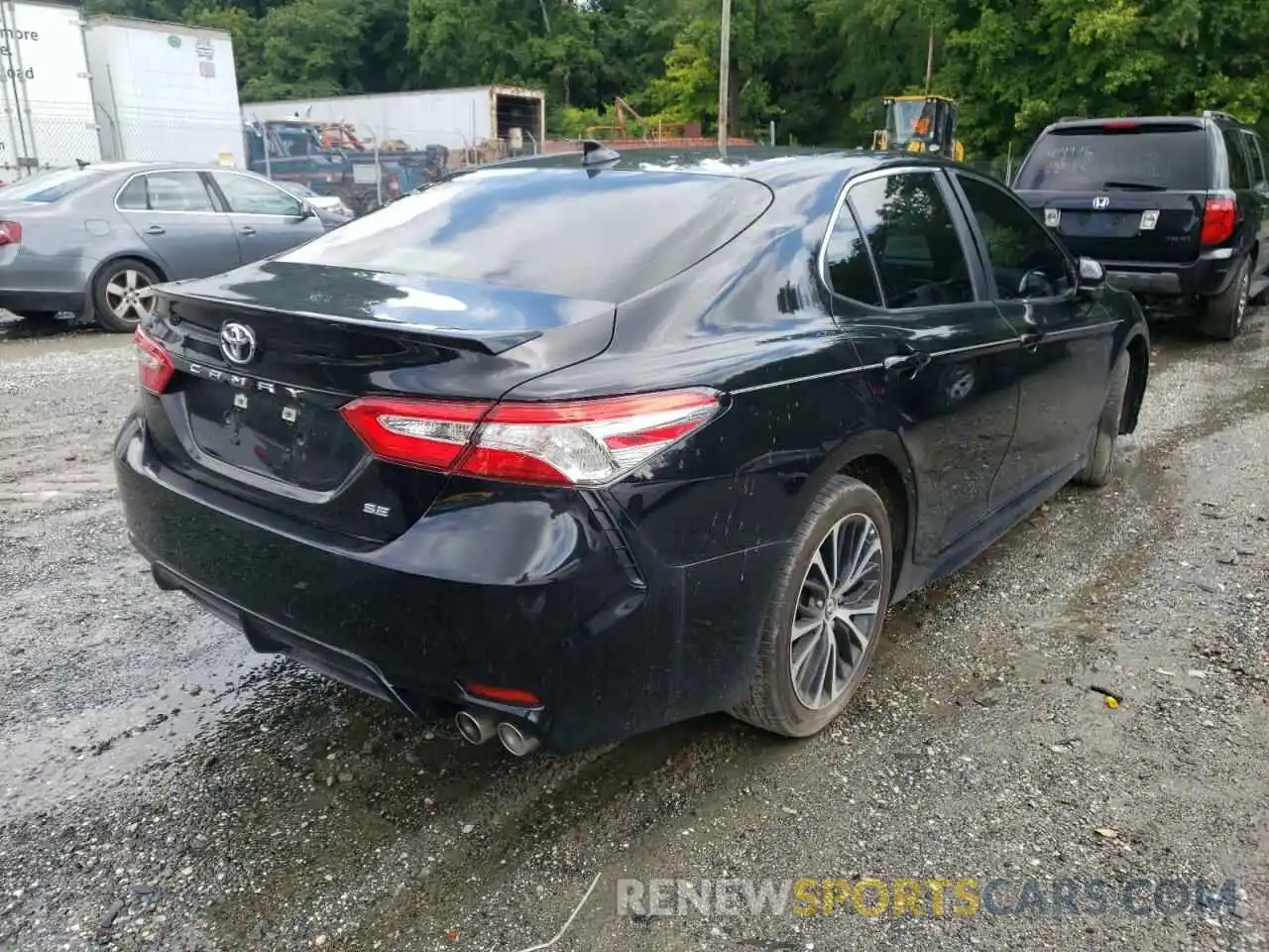 4 Photograph of a damaged car 4T1G11AK6LU935016 TOYOTA CAMRY 2020