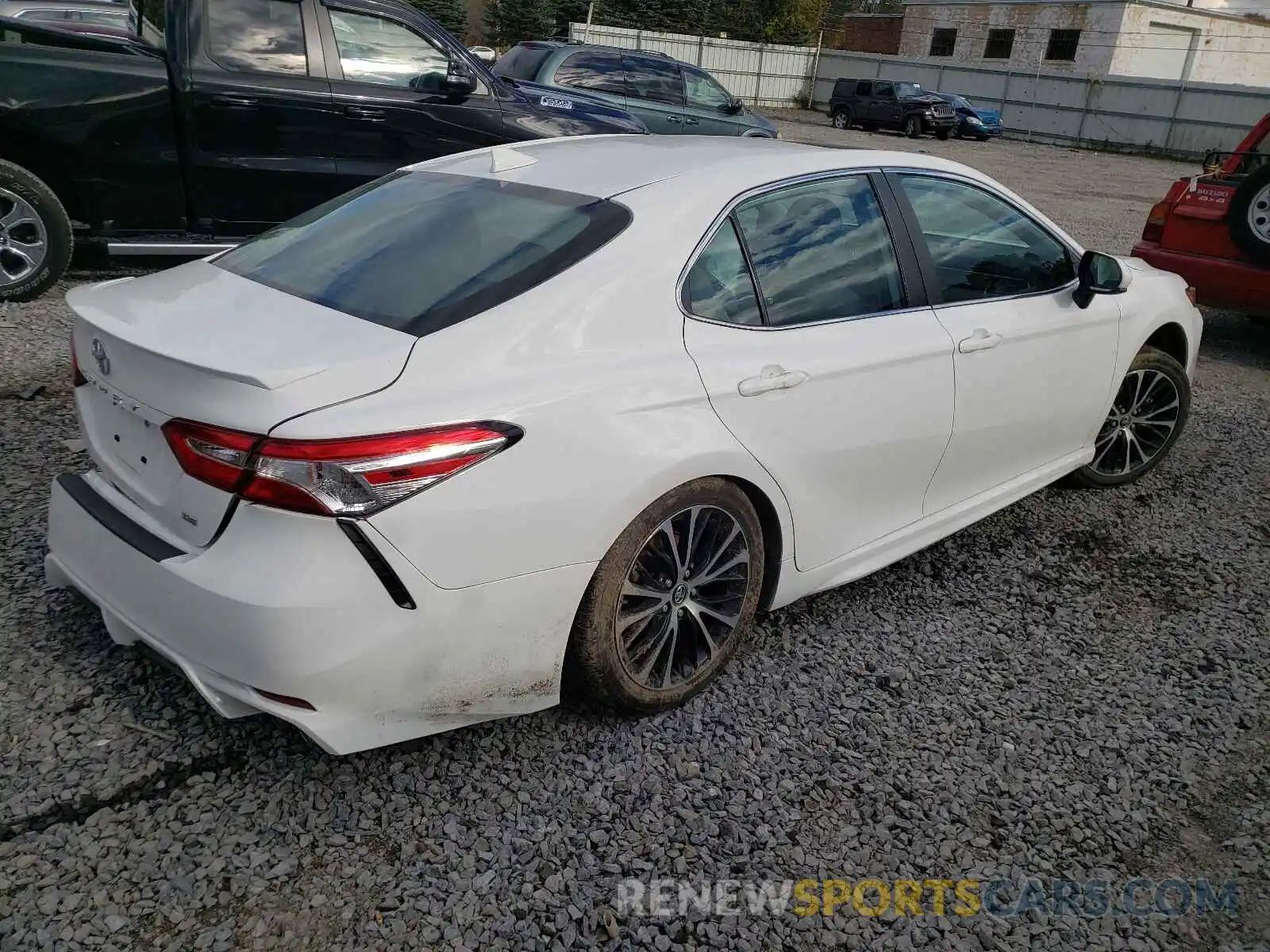 4 Photograph of a damaged car 4T1G11AK6LU935629 TOYOTA CAMRY 2020