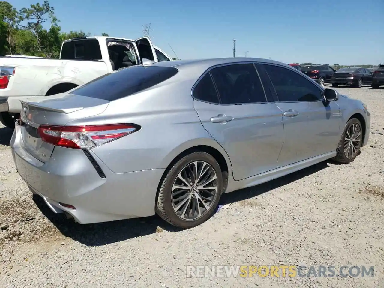 3 Photograph of a damaged car 4T1G11AK6LU937591 TOYOTA CAMRY 2020