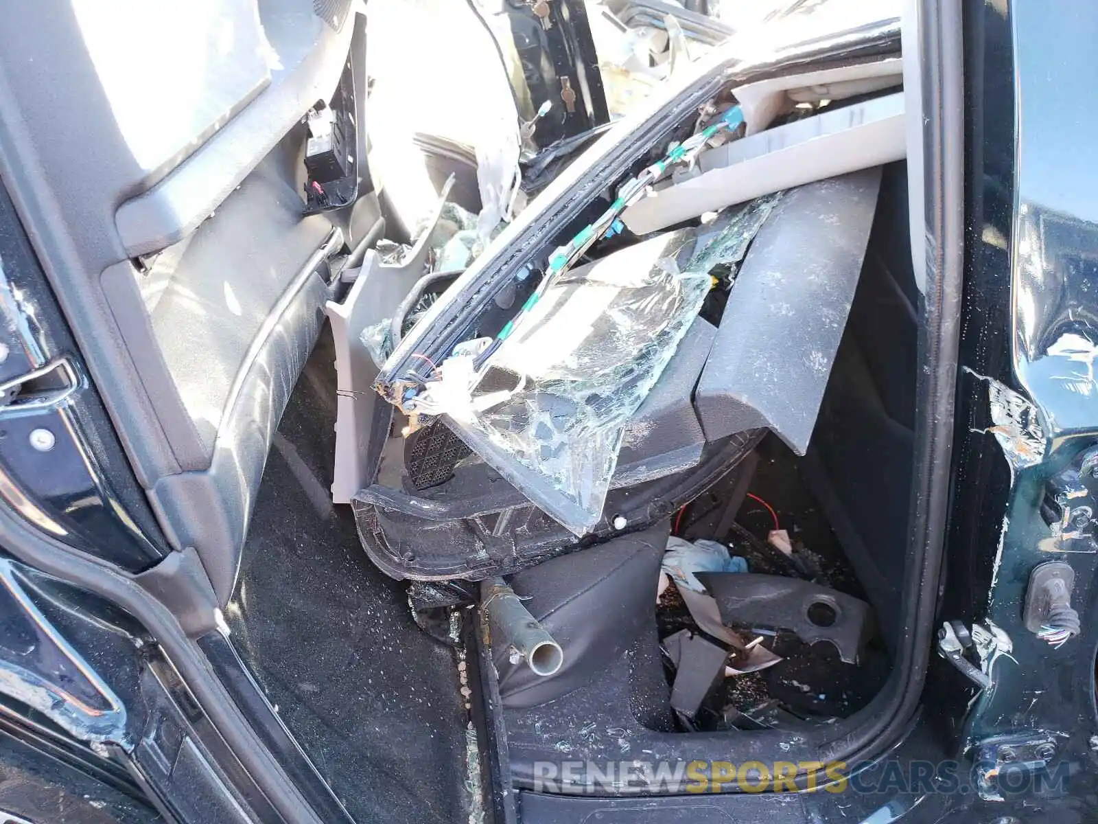 6 Photograph of a damaged car 4T1G11AK6LU940166 TOYOTA CAMRY 2020