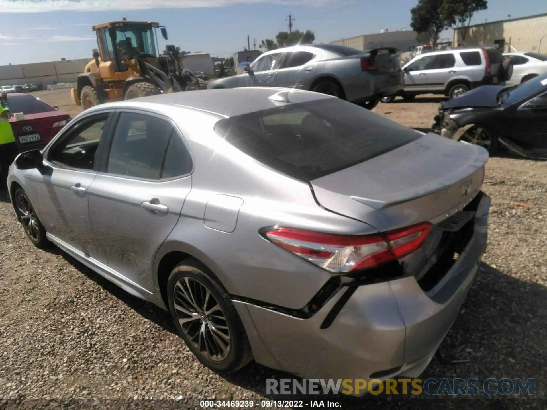 3 Photograph of a damaged car 4T1G11AK6LU941110 TOYOTA CAMRY 2020