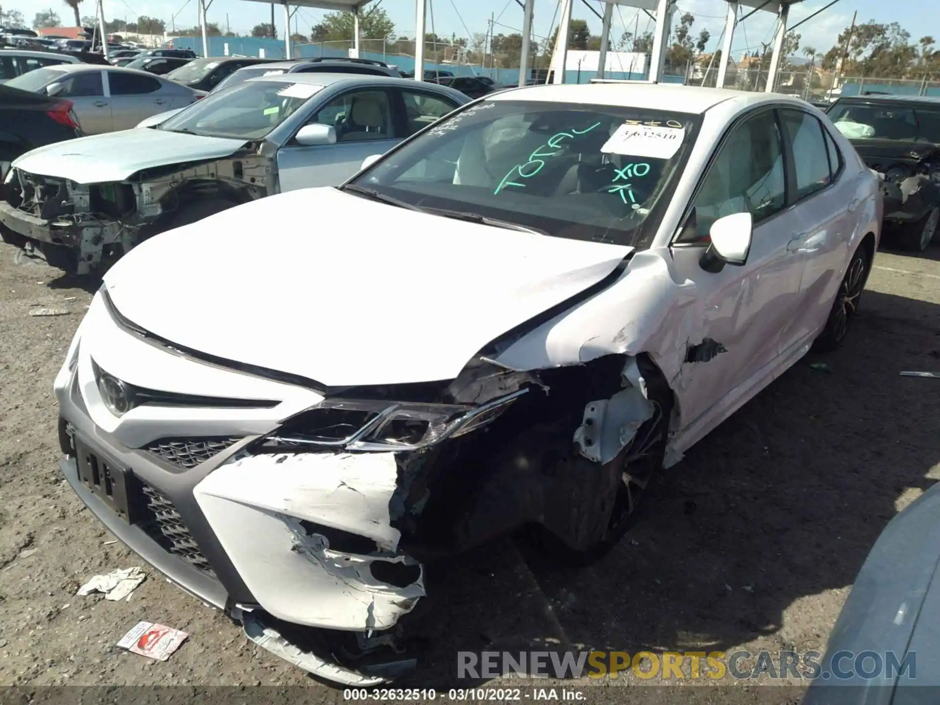 2 Photograph of a damaged car 4T1G11AK6LU941589 TOYOTA CAMRY 2020