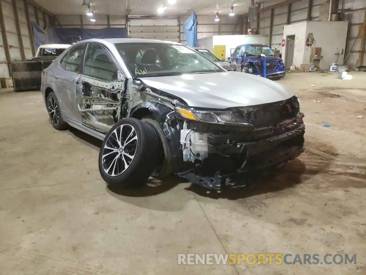 1 Photograph of a damaged car 4T1G11AK6LU942662 TOYOTA CAMRY 2020