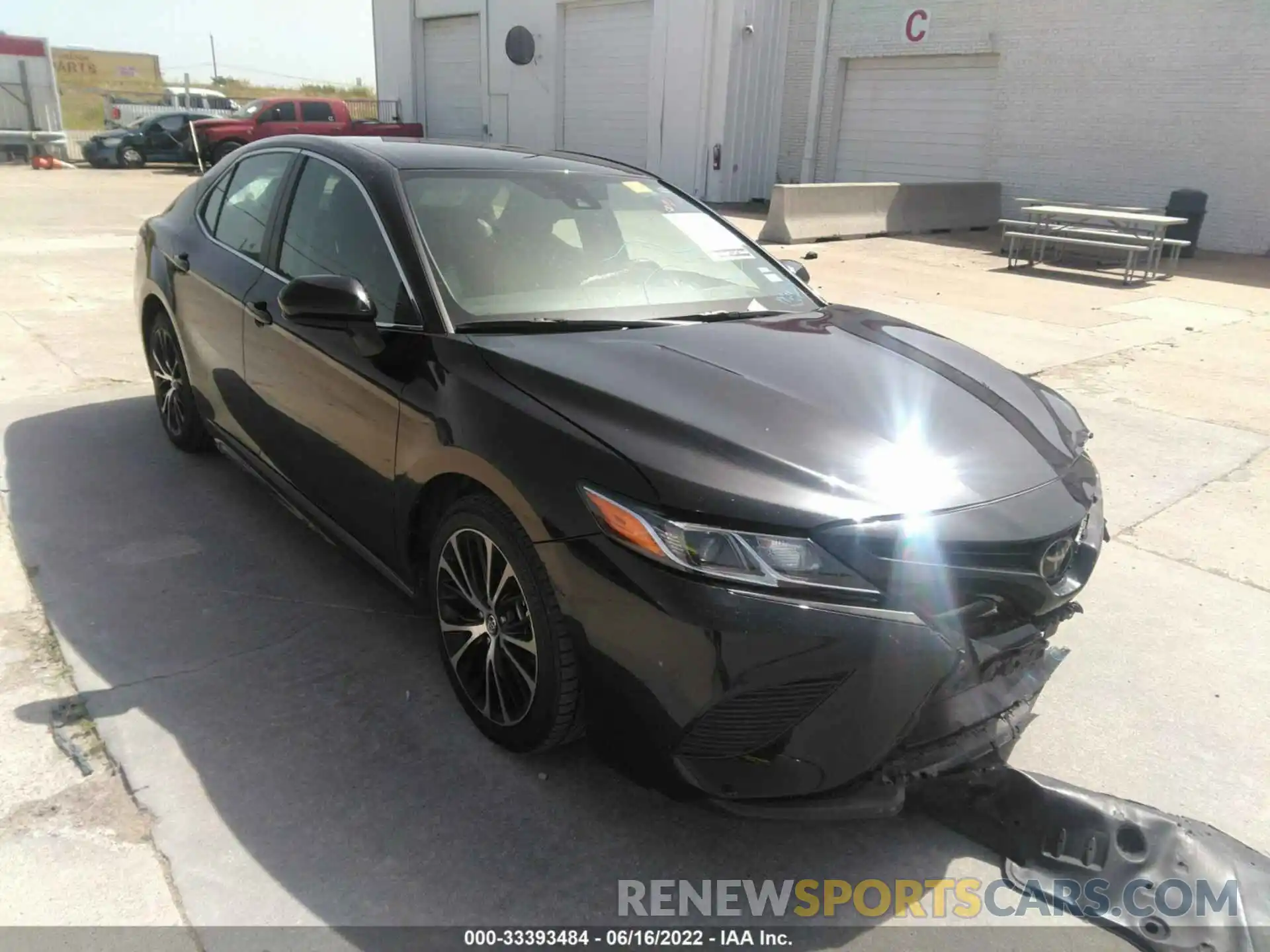 1 Photograph of a damaged car 4T1G11AK6LU942905 TOYOTA CAMRY 2020