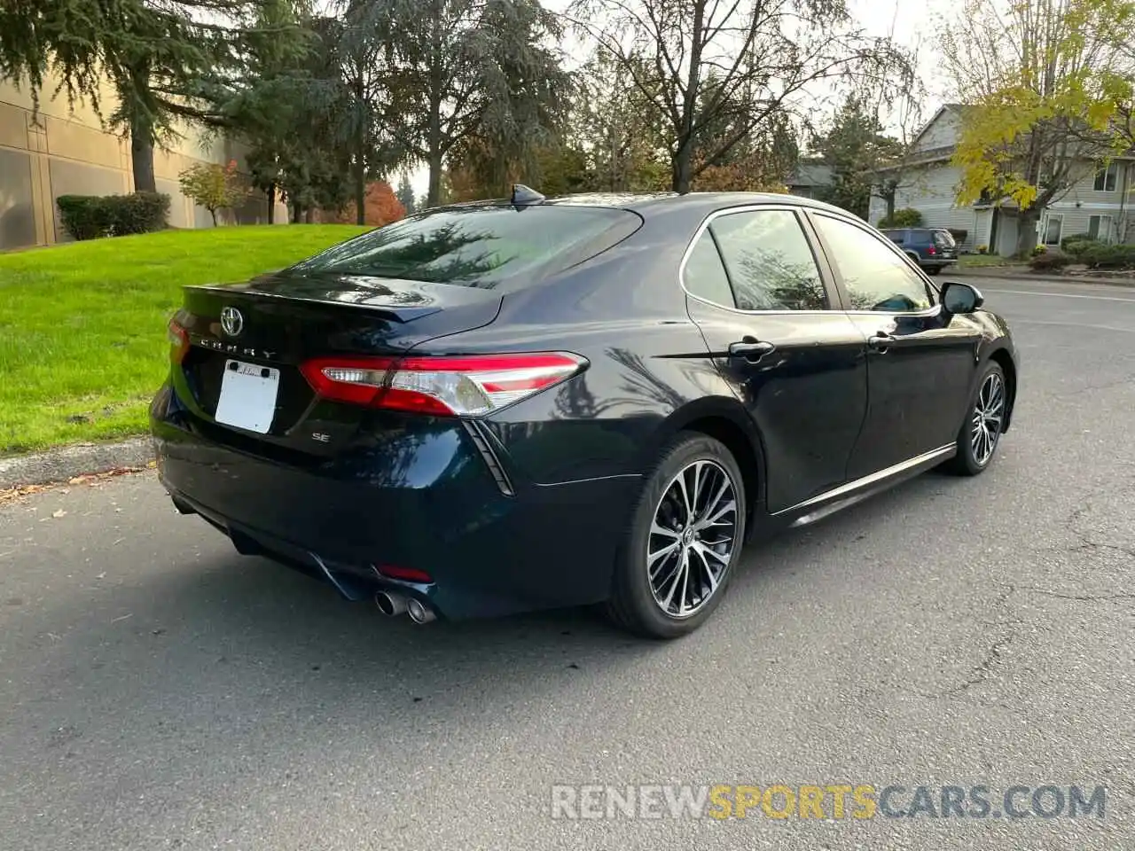 4 Photograph of a damaged car 4T1G11AK6LU943634 TOYOTA CAMRY 2020