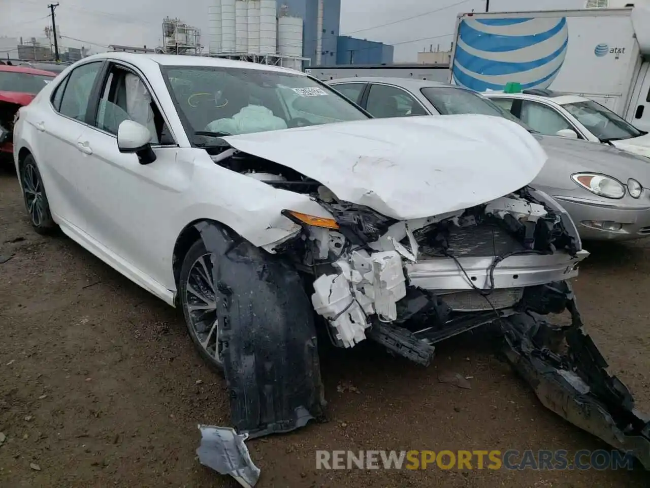 1 Photograph of a damaged car 4T1G11AK6LU943956 TOYOTA CAMRY 2020