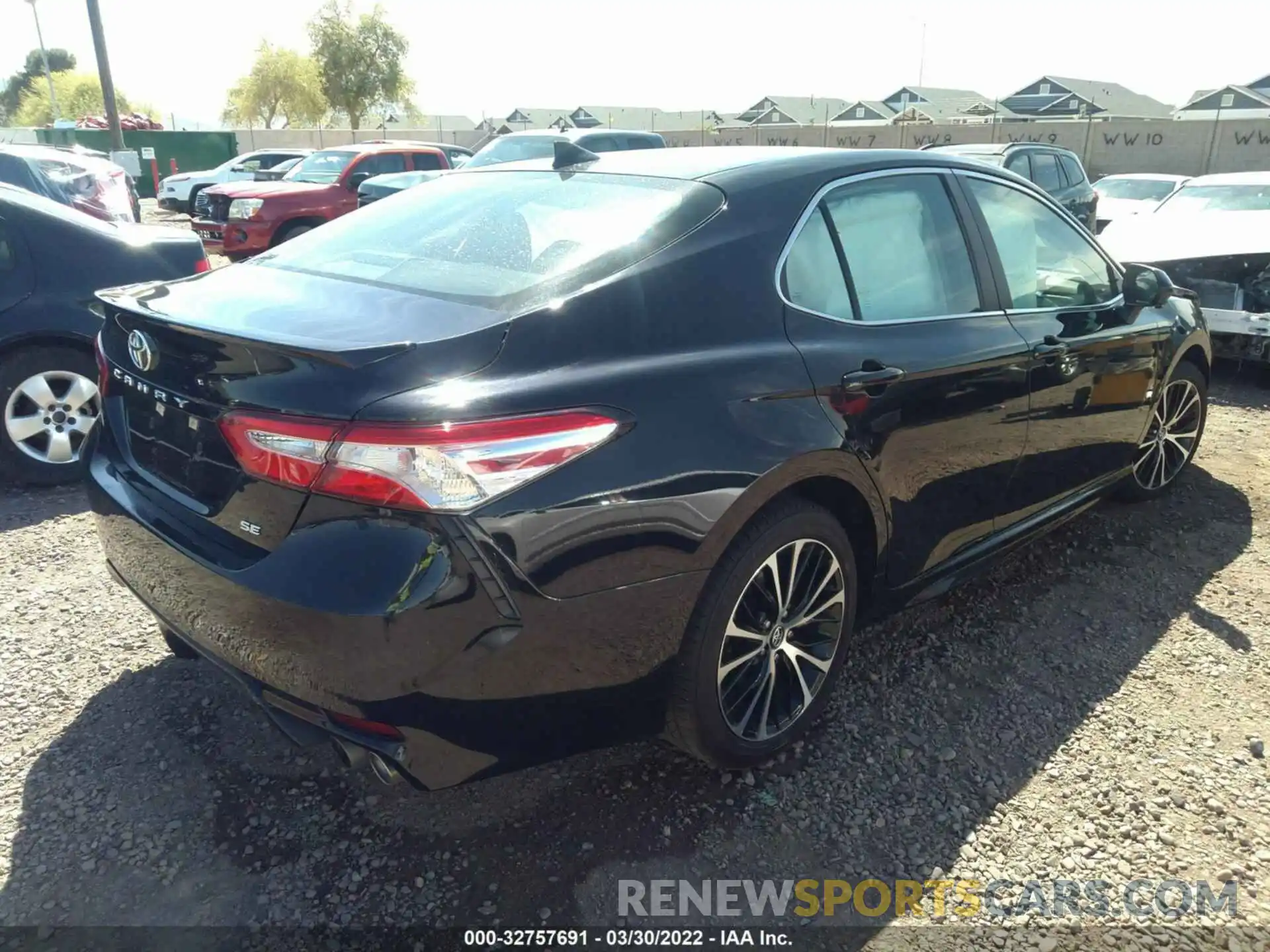 4 Photograph of a damaged car 4T1G11AK6LU944654 TOYOTA CAMRY 2020