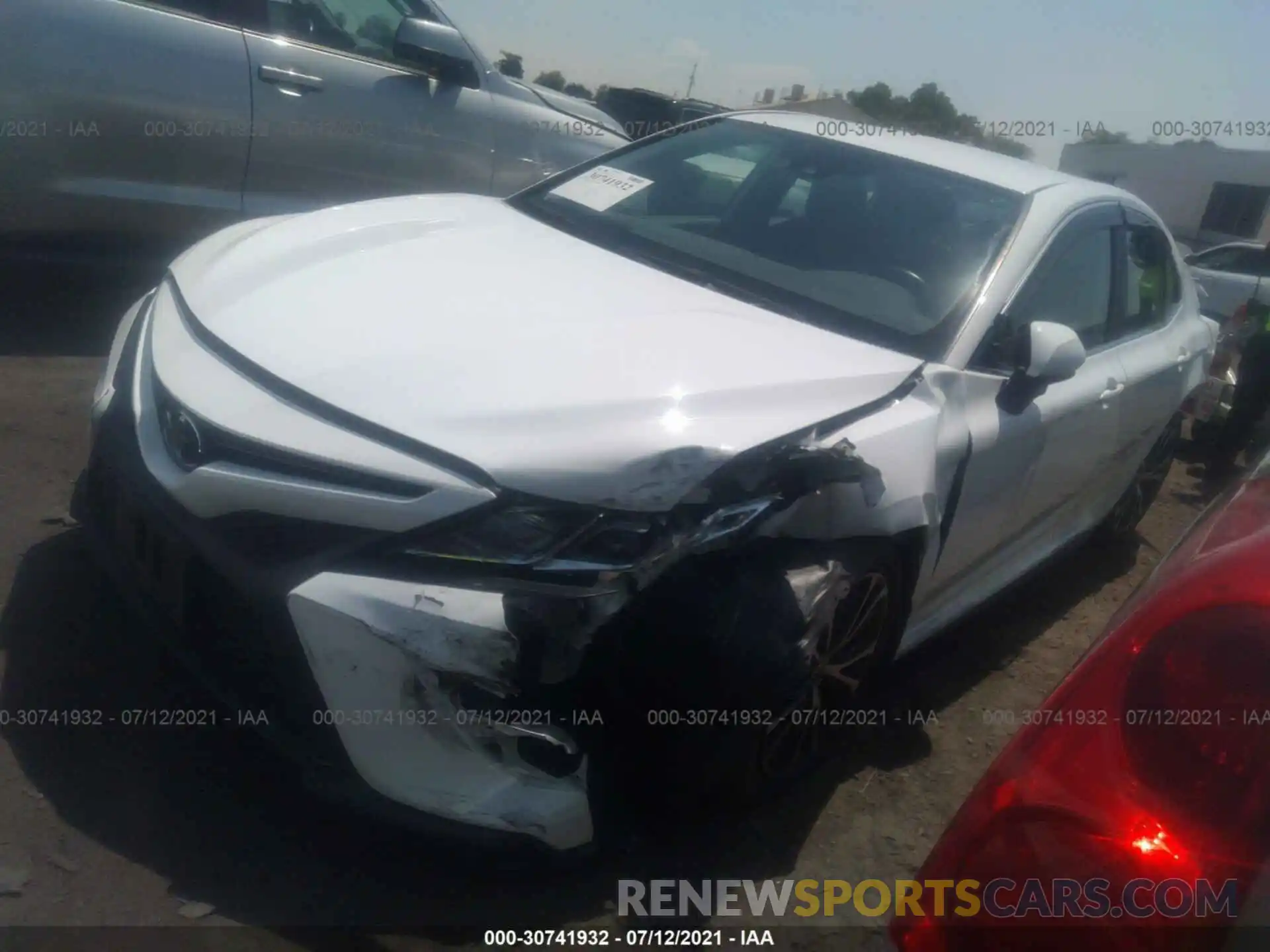 2 Photograph of a damaged car 4T1G11AK6LU945772 TOYOTA CAMRY 2020