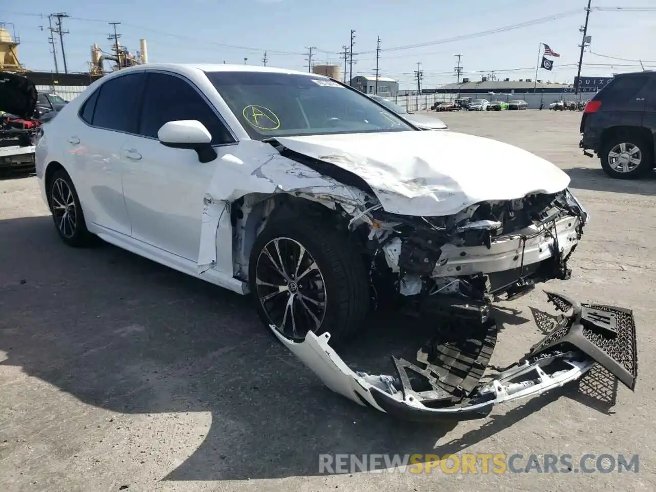 1 Photograph of a damaged car 4T1G11AK6LU949644 TOYOTA CAMRY 2020