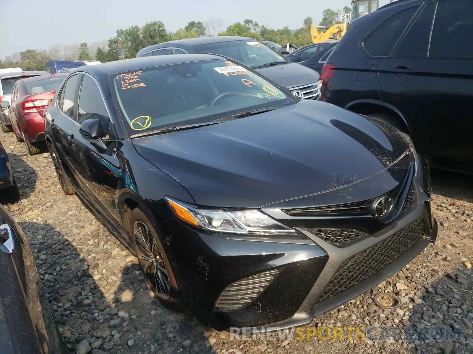 1 Photograph of a damaged car 4T1G11AK6LU950633 TOYOTA CAMRY 2020