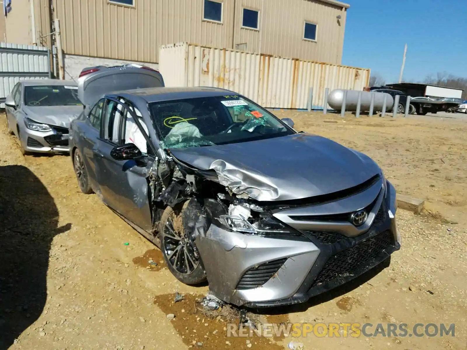 1 Photograph of a damaged car 4T1G11AK6LU951006 TOYOTA CAMRY 2020