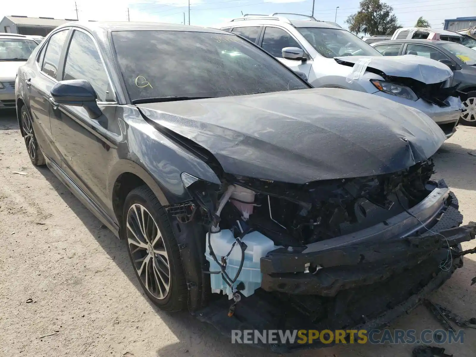 1 Photograph of a damaged car 4T1G11AK6LU952415 TOYOTA CAMRY 2020