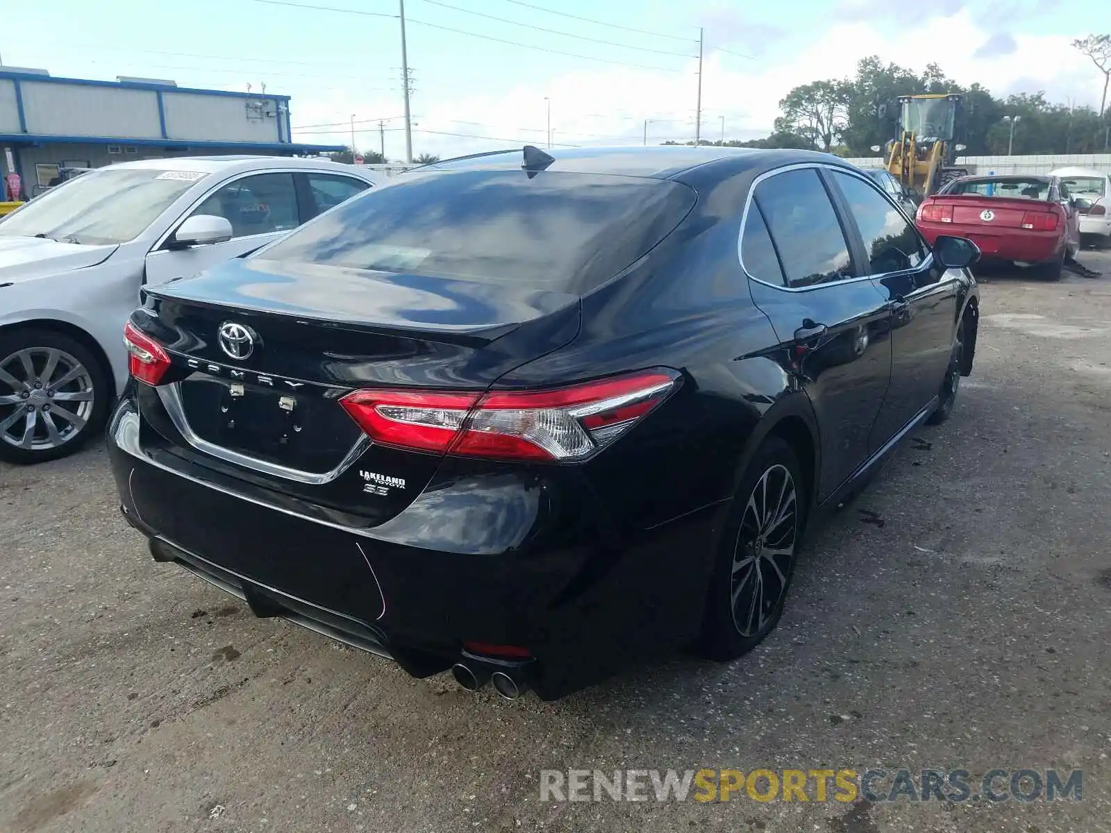 4 Photograph of a damaged car 4T1G11AK6LU954696 TOYOTA CAMRY 2020