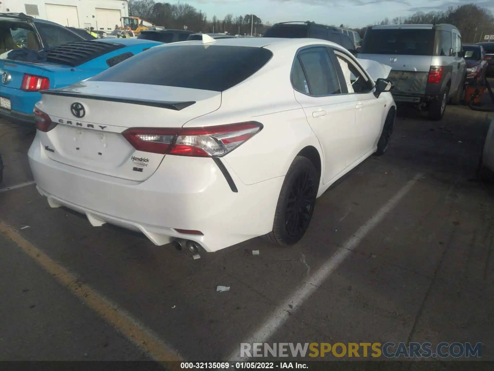 4 Photograph of a damaged car 4T1G11AK6LU957307 TOYOTA CAMRY 2020