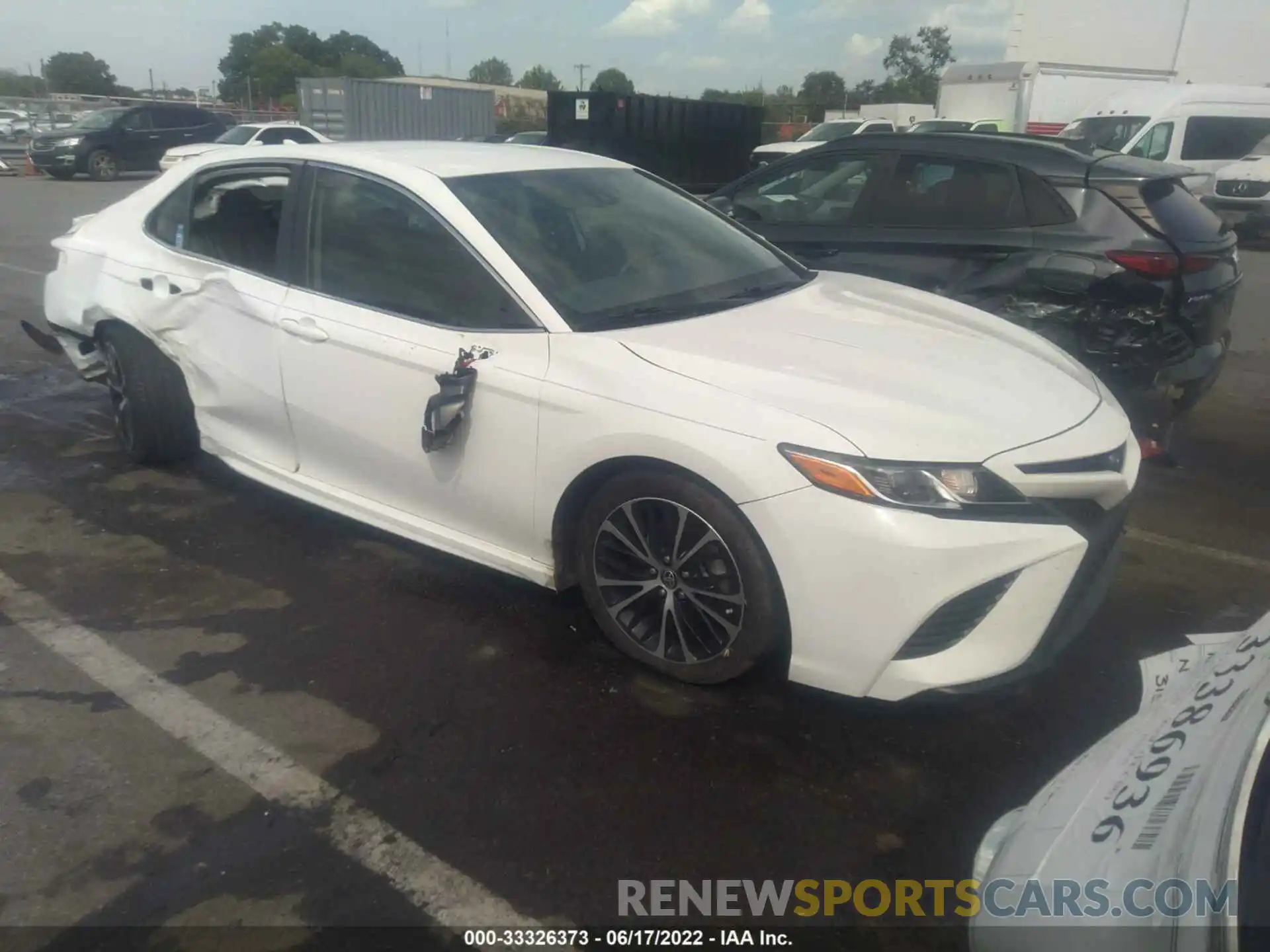 1 Photograph of a damaged car 4T1G11AK6LU960434 TOYOTA CAMRY 2020