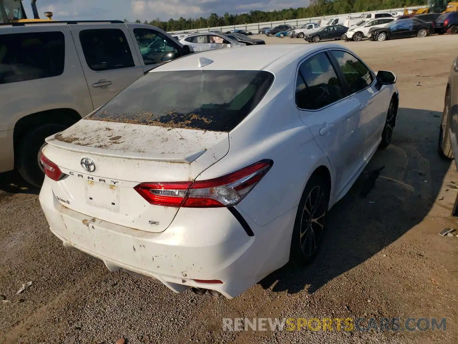 4 Photograph of a damaged car 4T1G11AK6LU970588 TOYOTA CAMRY 2020