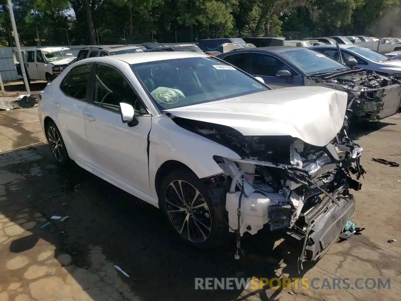 1 Photograph of a damaged car 4T1G11AK6LU973118 TOYOTA CAMRY 2020