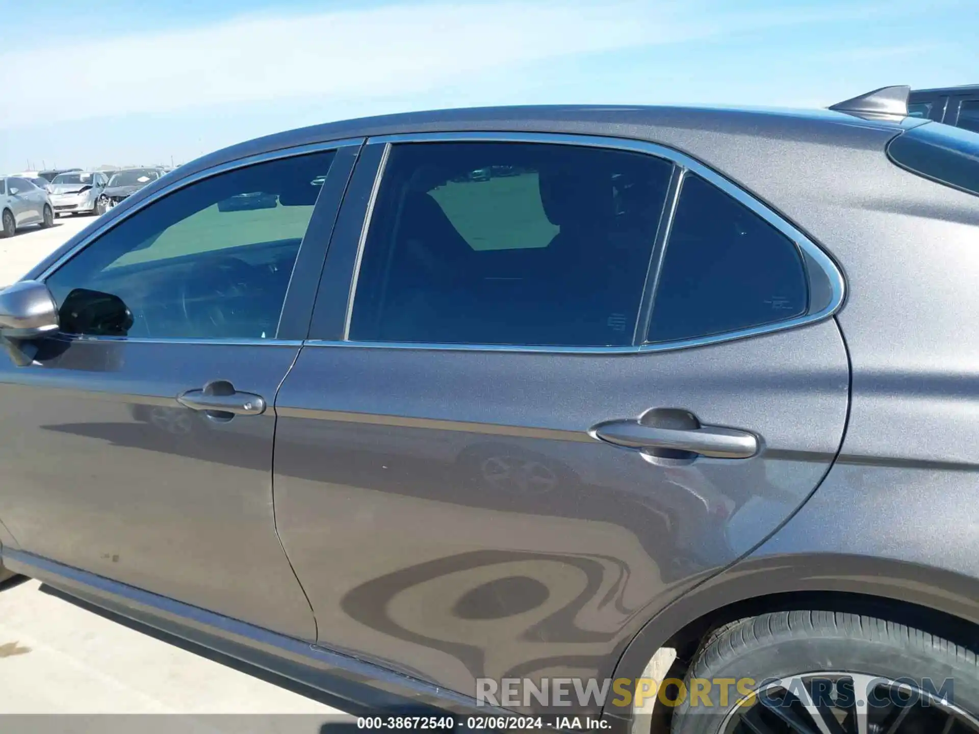 15 Photograph of a damaged car 4T1G11AK6LU980280 TOYOTA CAMRY 2020