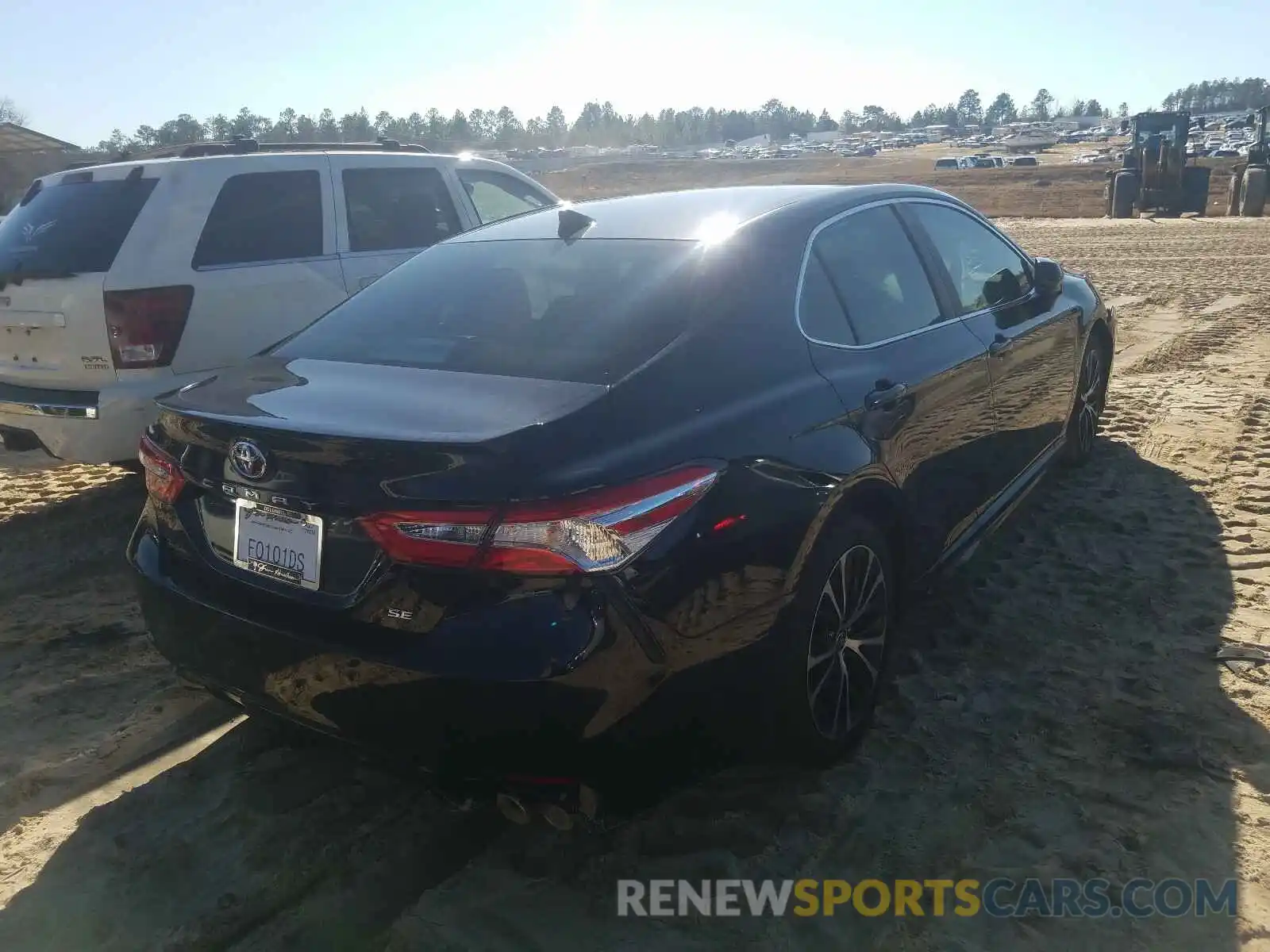 4 Photograph of a damaged car 4T1G11AK6LU980571 TOYOTA CAMRY 2020