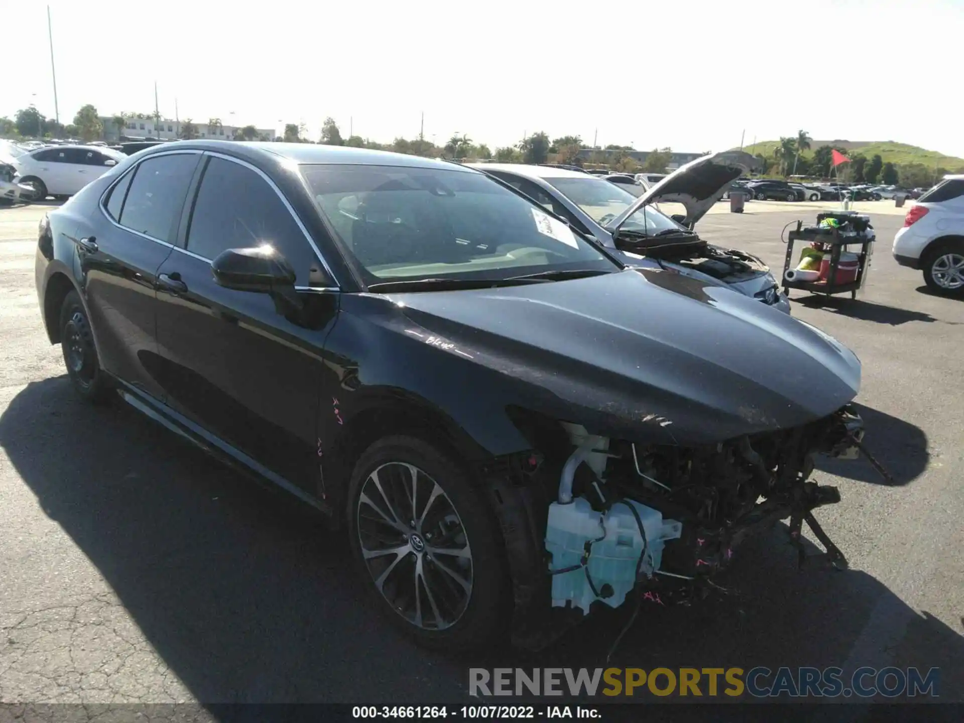 1 Photograph of a damaged car 4T1G11AK6LU983079 TOYOTA CAMRY 2020