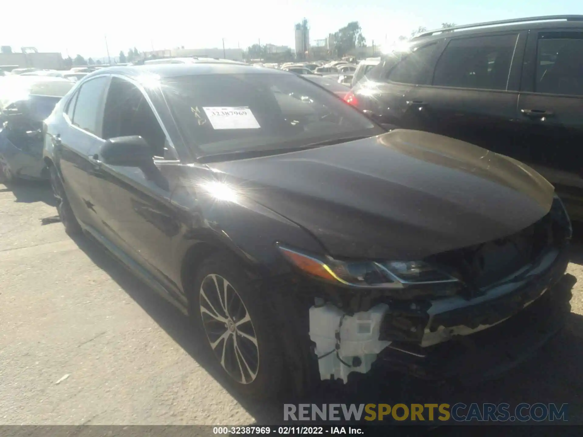 1 Photograph of a damaged car 4T1G11AK6LU985267 TOYOTA CAMRY 2020