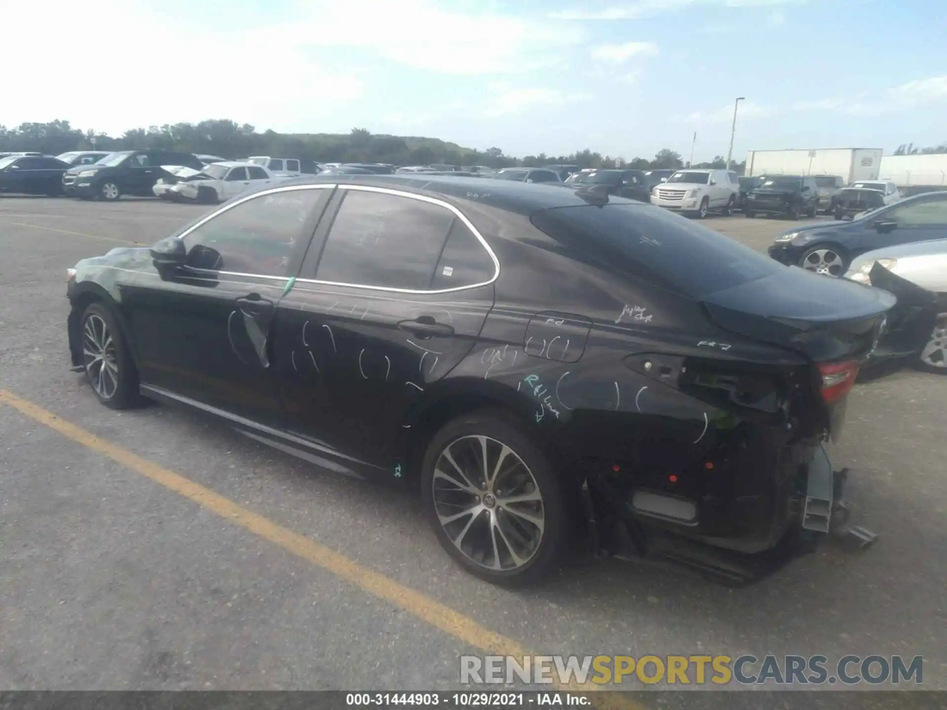 3 Photograph of a damaged car 4T1G11AK6LU986015 TOYOTA CAMRY 2020