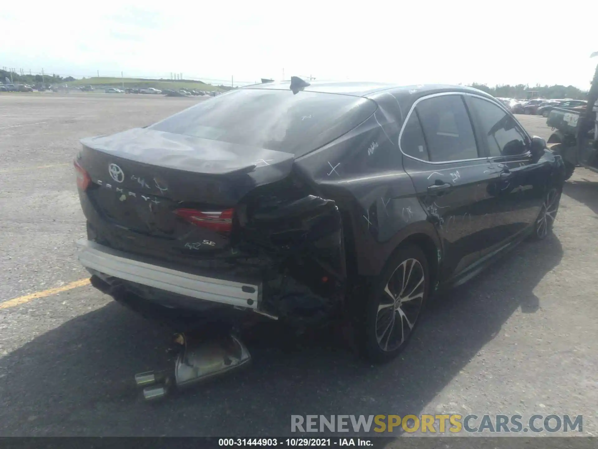 6 Photograph of a damaged car 4T1G11AK6LU986015 TOYOTA CAMRY 2020