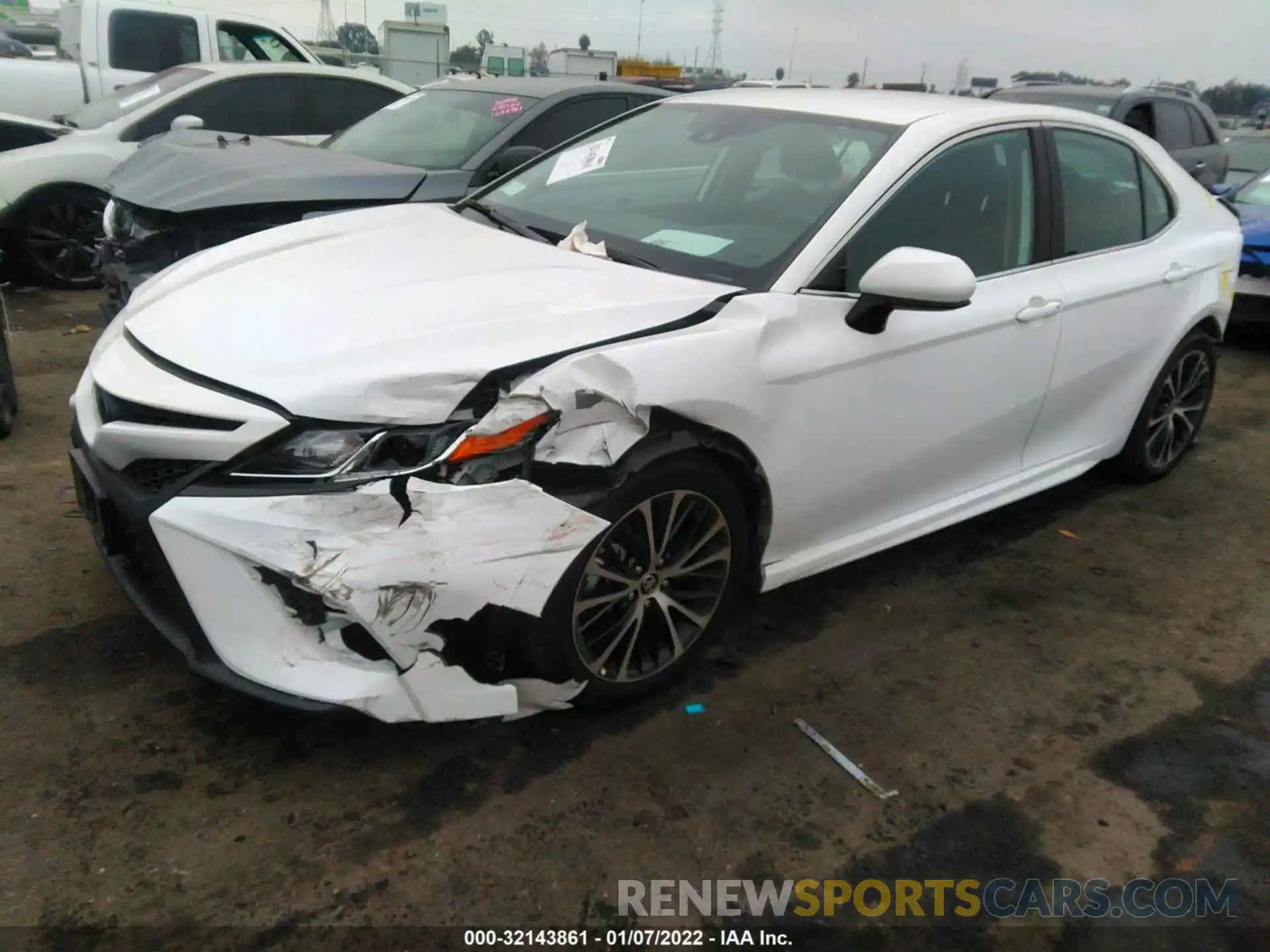 2 Photograph of a damaged car 4T1G11AK6LU989190 TOYOTA CAMRY 2020