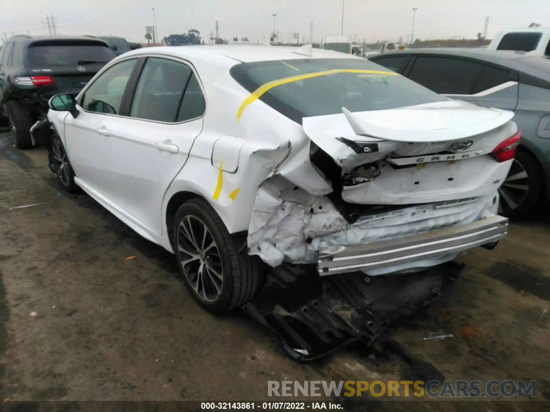 3 Photograph of a damaged car 4T1G11AK6LU989190 TOYOTA CAMRY 2020